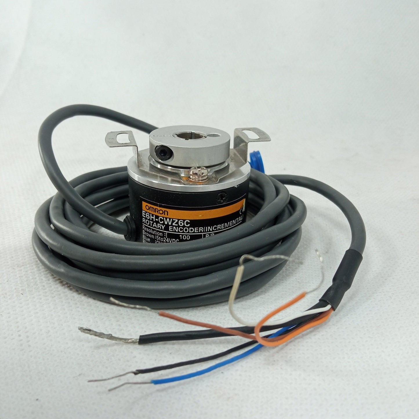 100PPR Omron E6H-CWZ6C Rotary Encoder 5 24VDC in Pakistan - industryparts.pk