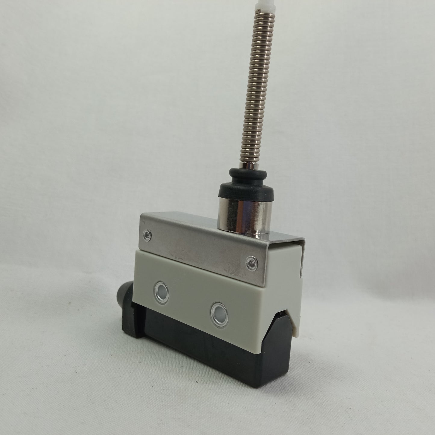 TENSE CZ-7166 Horizontal Limit Switch in Pakistan