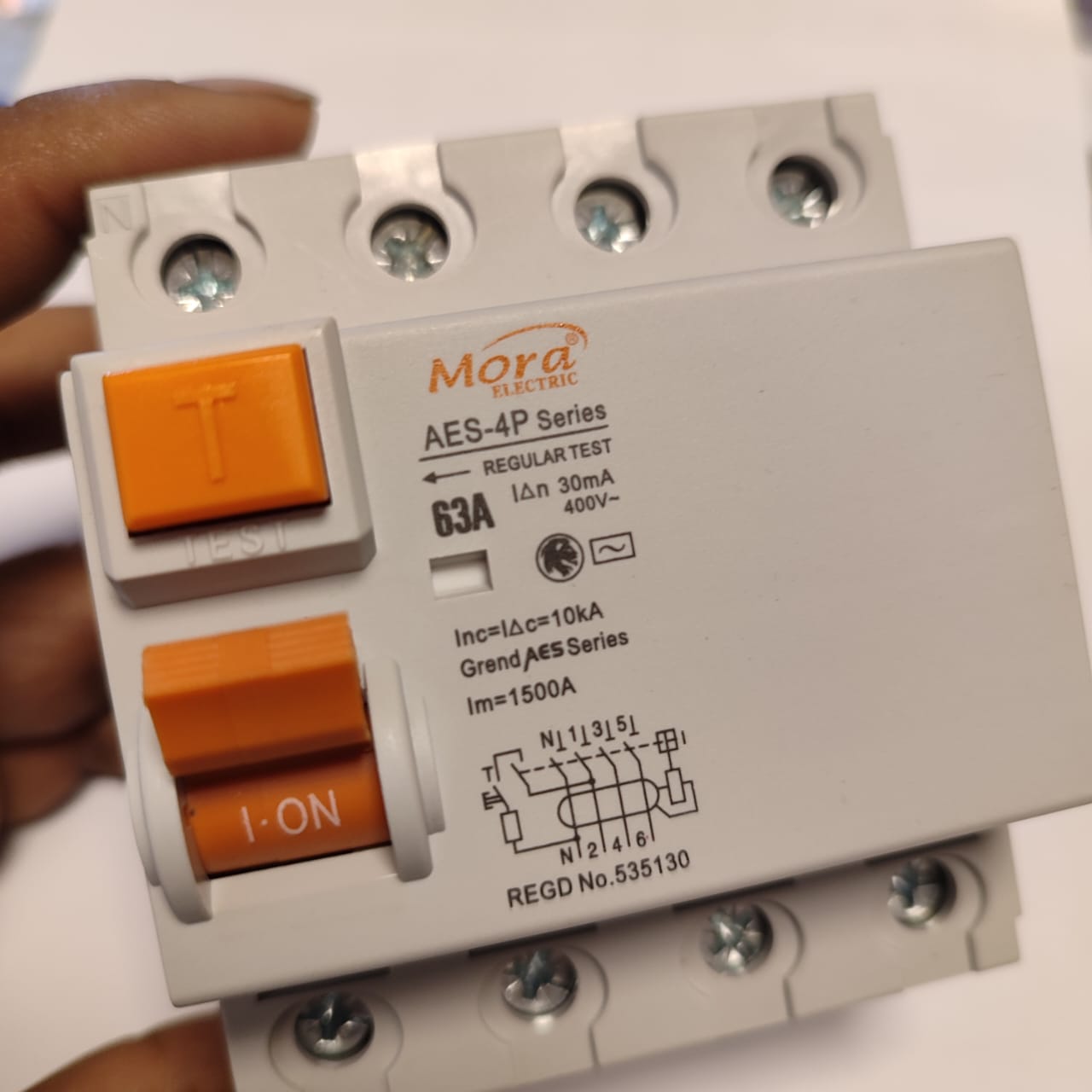 AES-4P Magnetic Earth Leakage Circuit Breaker in Pakistan