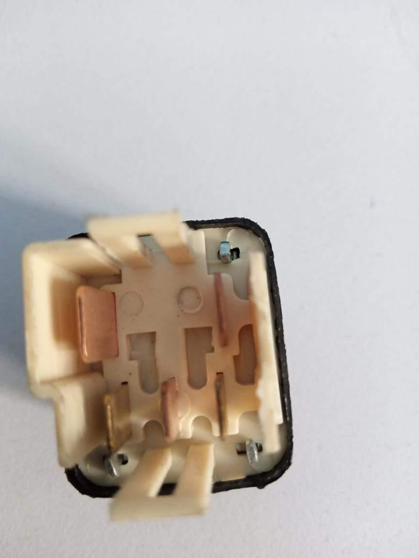 12V 5 Pins For Toyota COROLLA GS300 LS400 90987-04002 9098704002 in pakistan - industryparts.pk