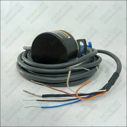 100PPR Omron E6H-CWZ6C Rotary Encoder 5 24VDC in Pakistan - industryparts.pk