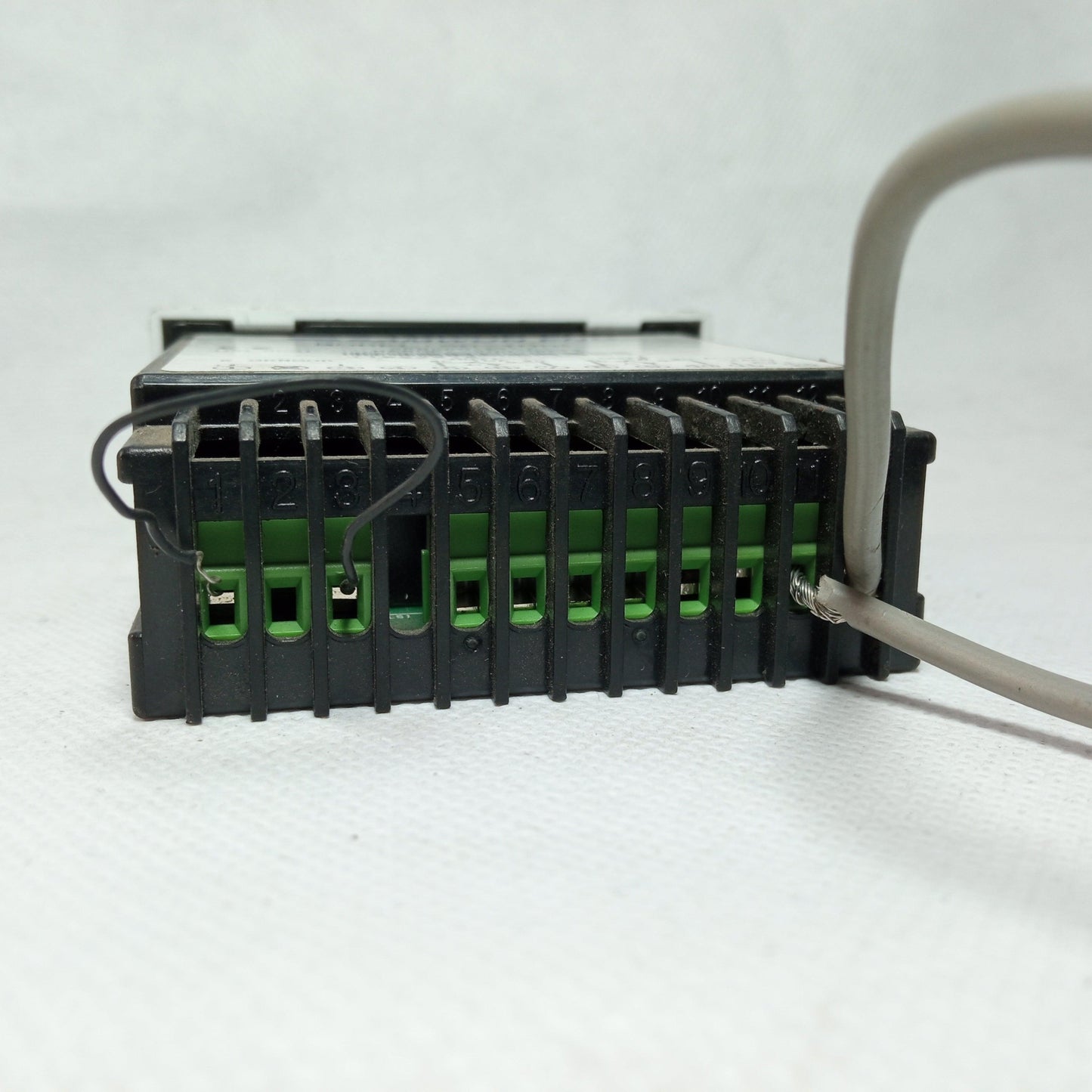SAMWON ENG SU-105K Temperature Controller Lotted in Pakistan - industryparts.pk