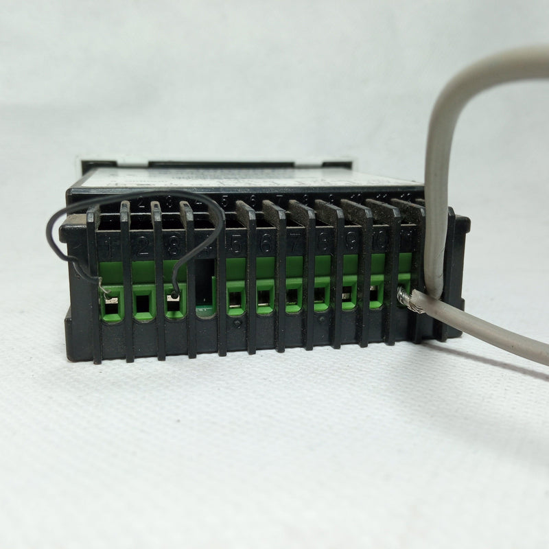 SAMWON ENG SU-105K Temperature Controller Lotted in Pakistan - industryparts.pk