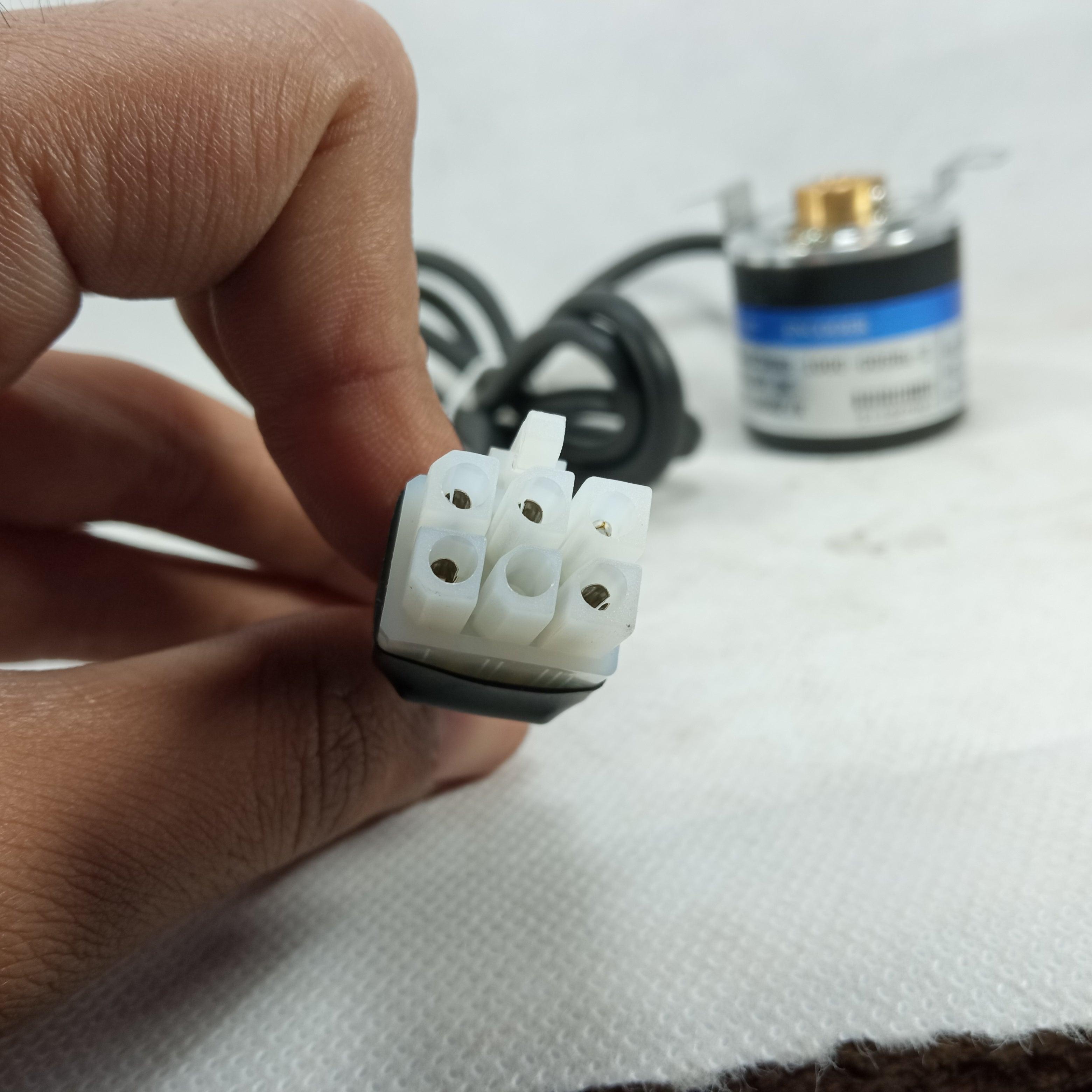 1000ppr 5V Encoder ABZ Pulses Hollow Shaft Incremental Encoder Digital Encoder in Pakistan - industryparts.pk