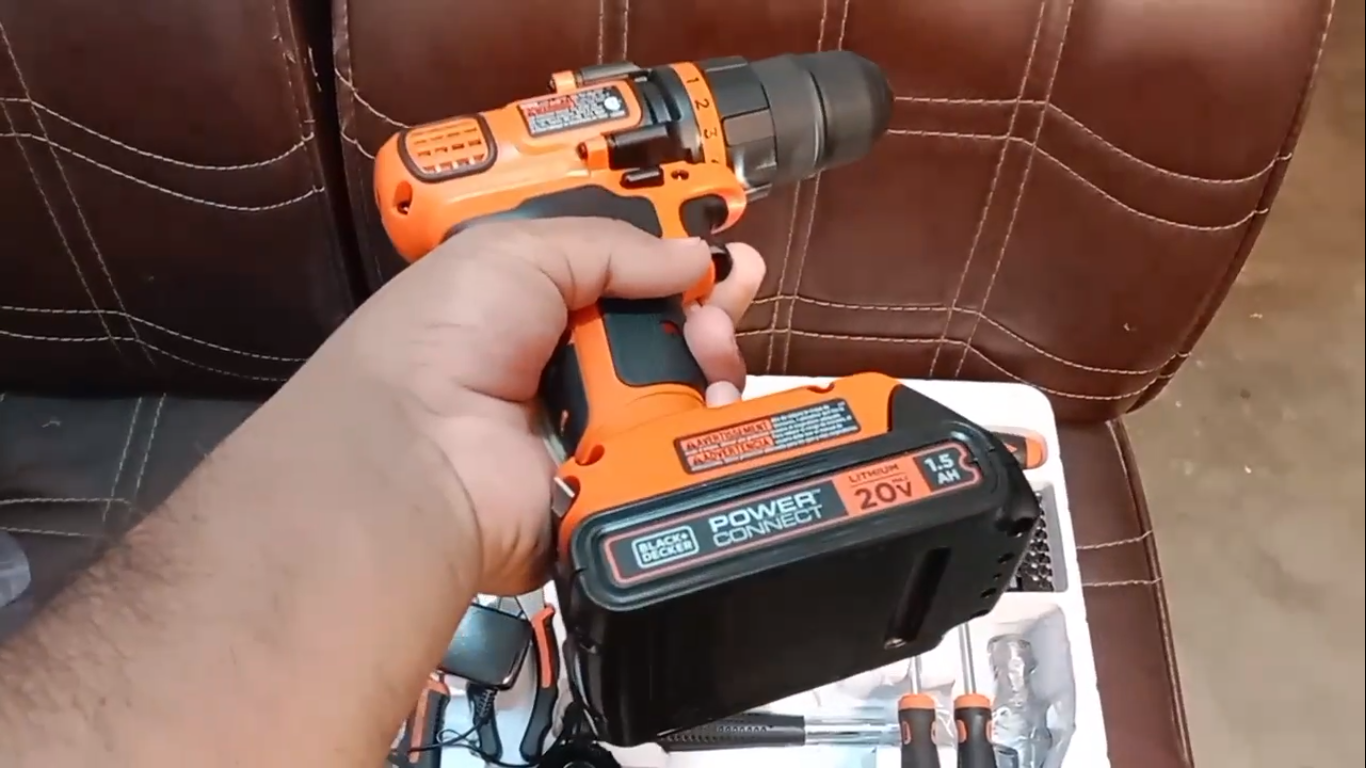 BLACK+DECKER 58 PIECE PROJECT KIT AND DRILL/DRIVER in Pakistan