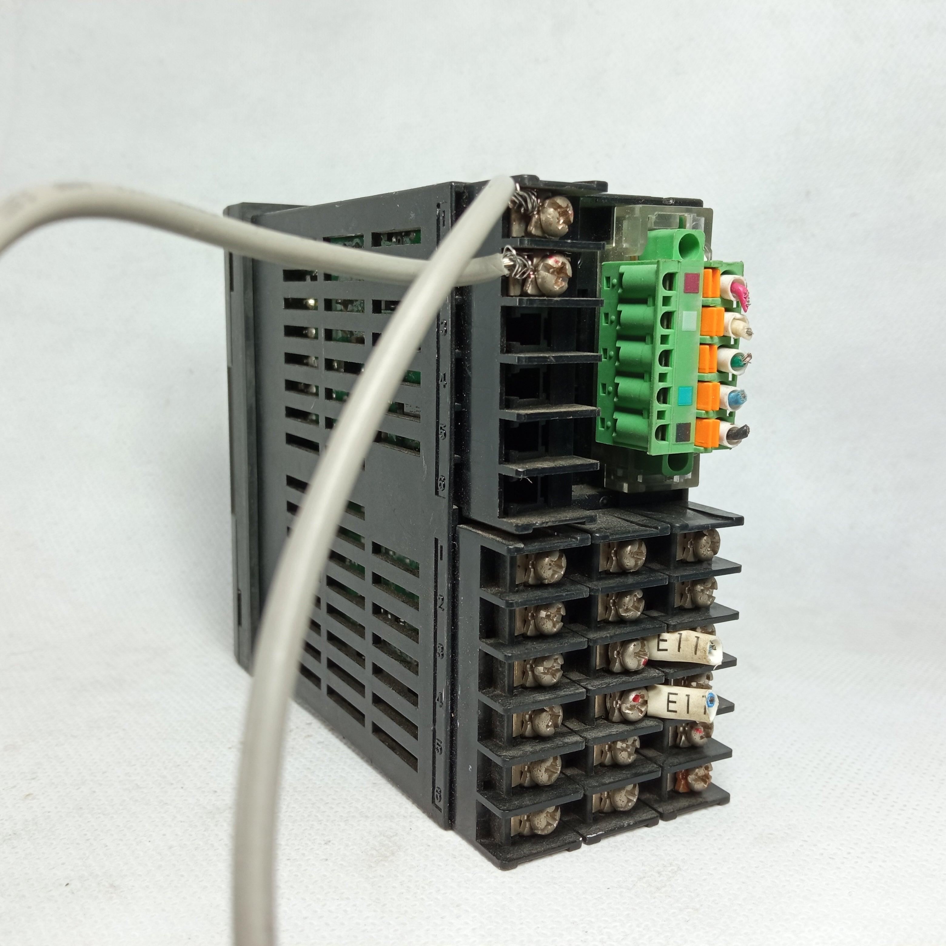 Omron E5ER Digital Controller in Pakistan - industryparts.pk