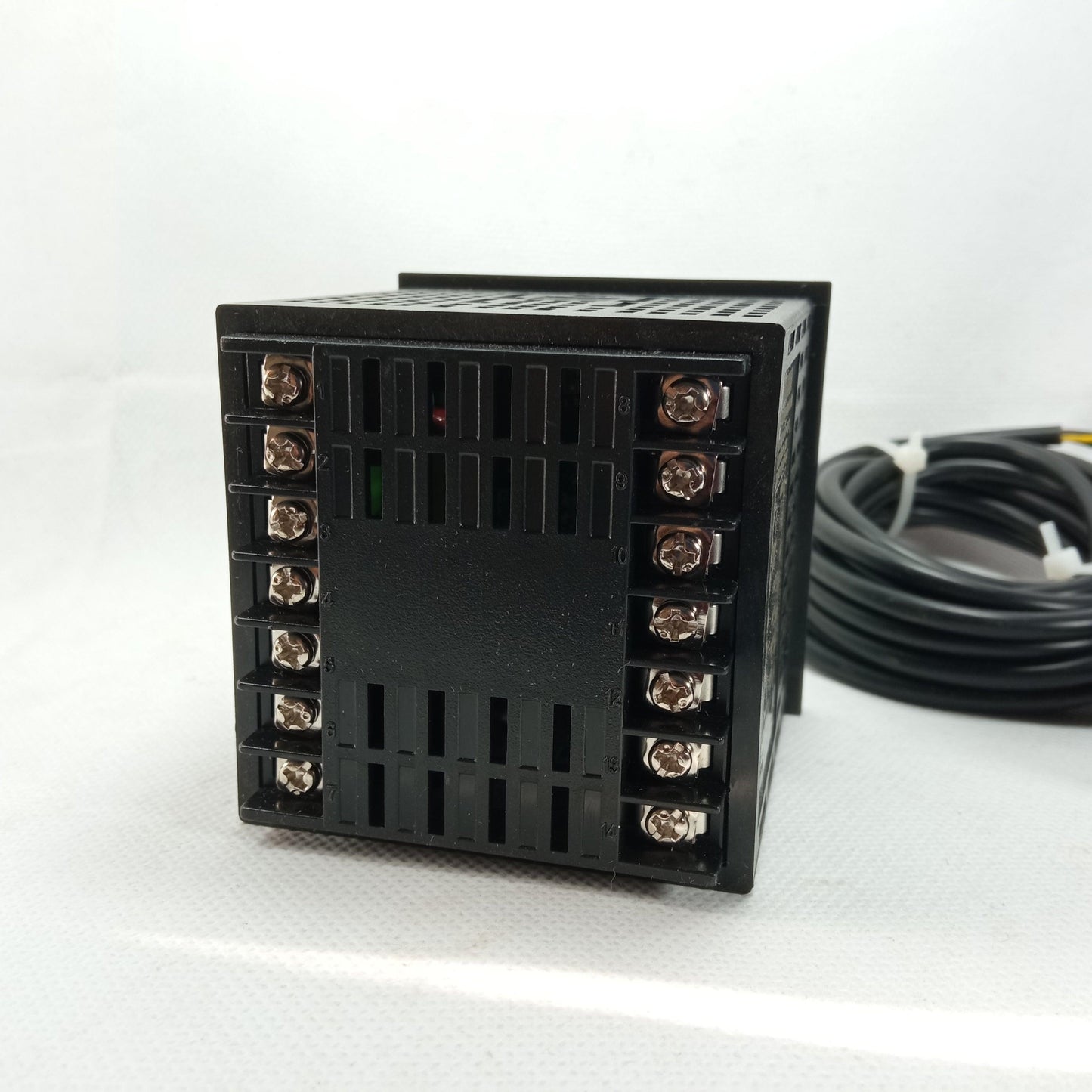 TDK-0302A Temperature and Humidity Controller in Pakistan