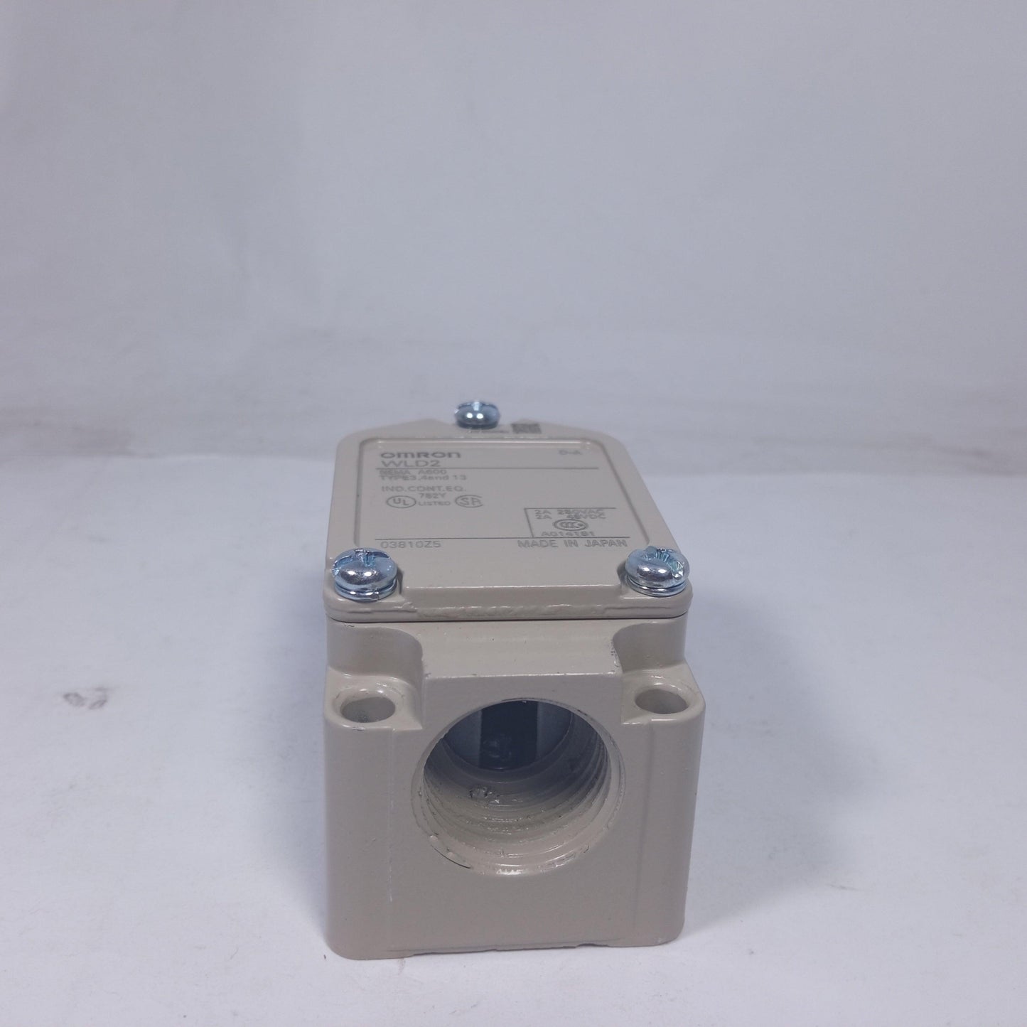 6amps WLD2 Omron Limit Switches in Pakistan - industryparts.pk