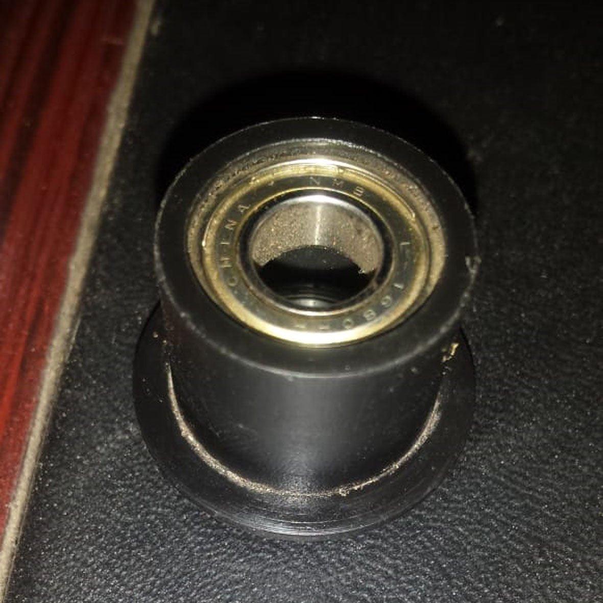 Belt Idler Pulley free pulley inner dia 8mm (used condition ) pully - industryparts.pk