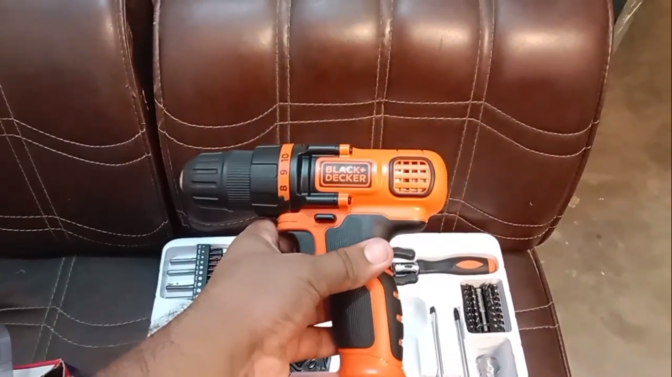BLACK+DECKER 58 PIECE PROJECT KIT AND DRILL/DRIVER in Pakistan