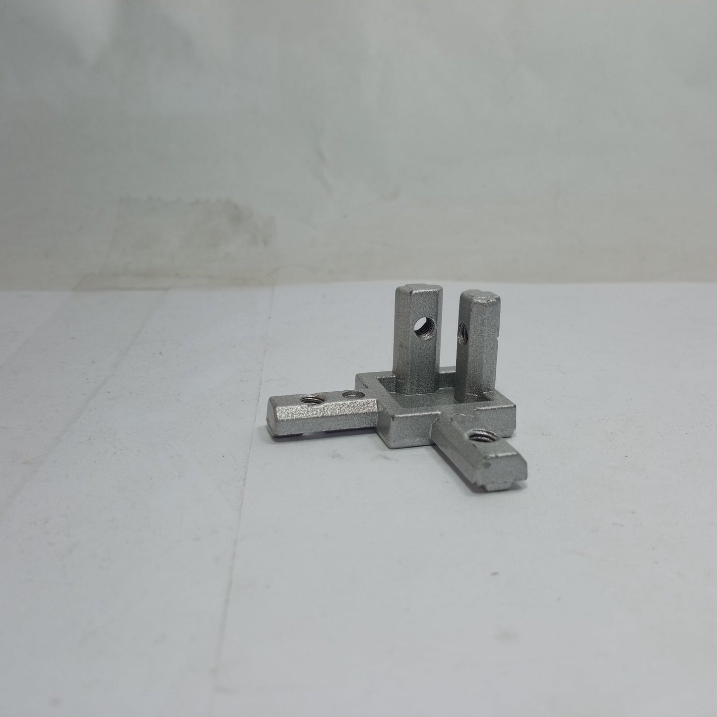 3-Way End Corner Bracket Connector in Pakistan