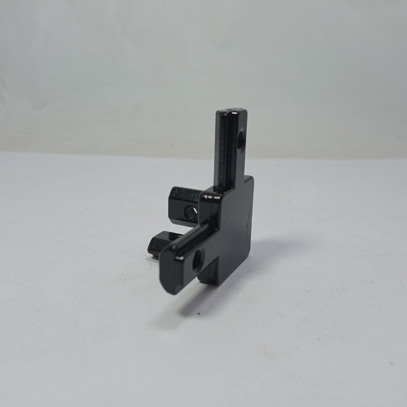 3-Way End Corner Bracket Connector in Pakistan