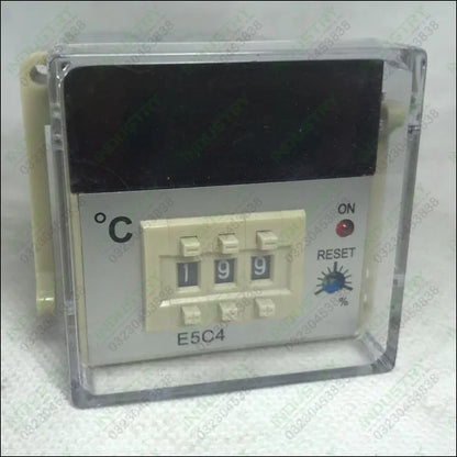 3-Digit LED Digital Temperature Controller E5C4 in Pakistan - industryparts.pk