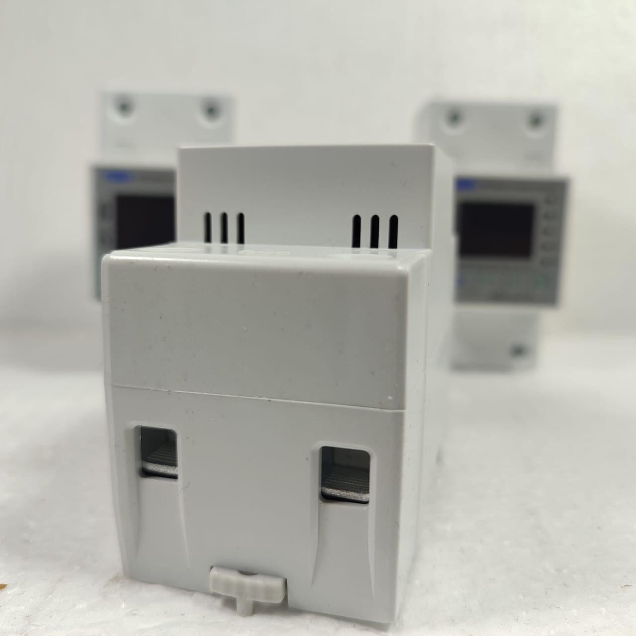 Tomzn Wifi Multi-Function Protector TOMPD-63LW in Pakistan