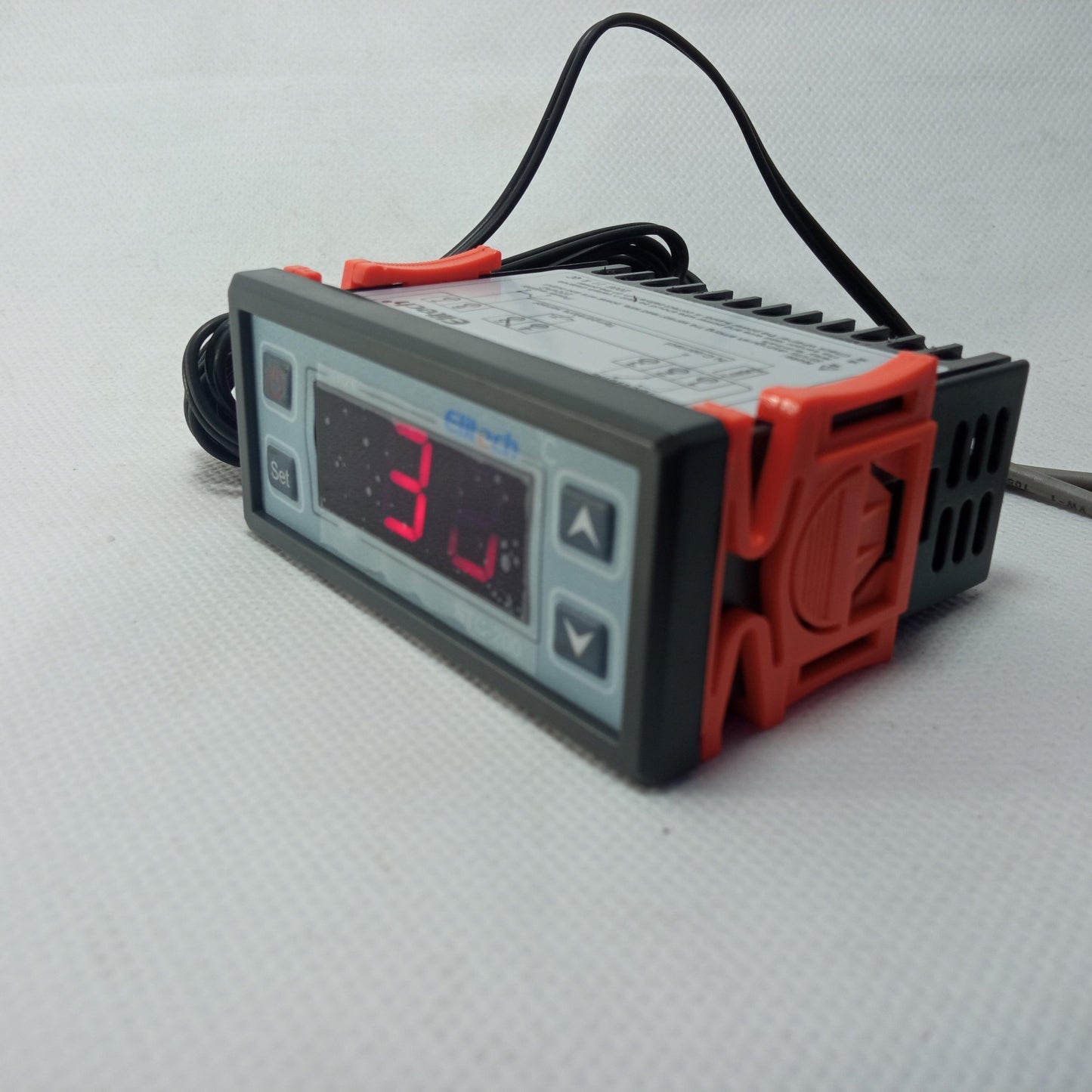 Elitech STC 200 Digital Temperature Controller in Pakistan - industryparts.pk