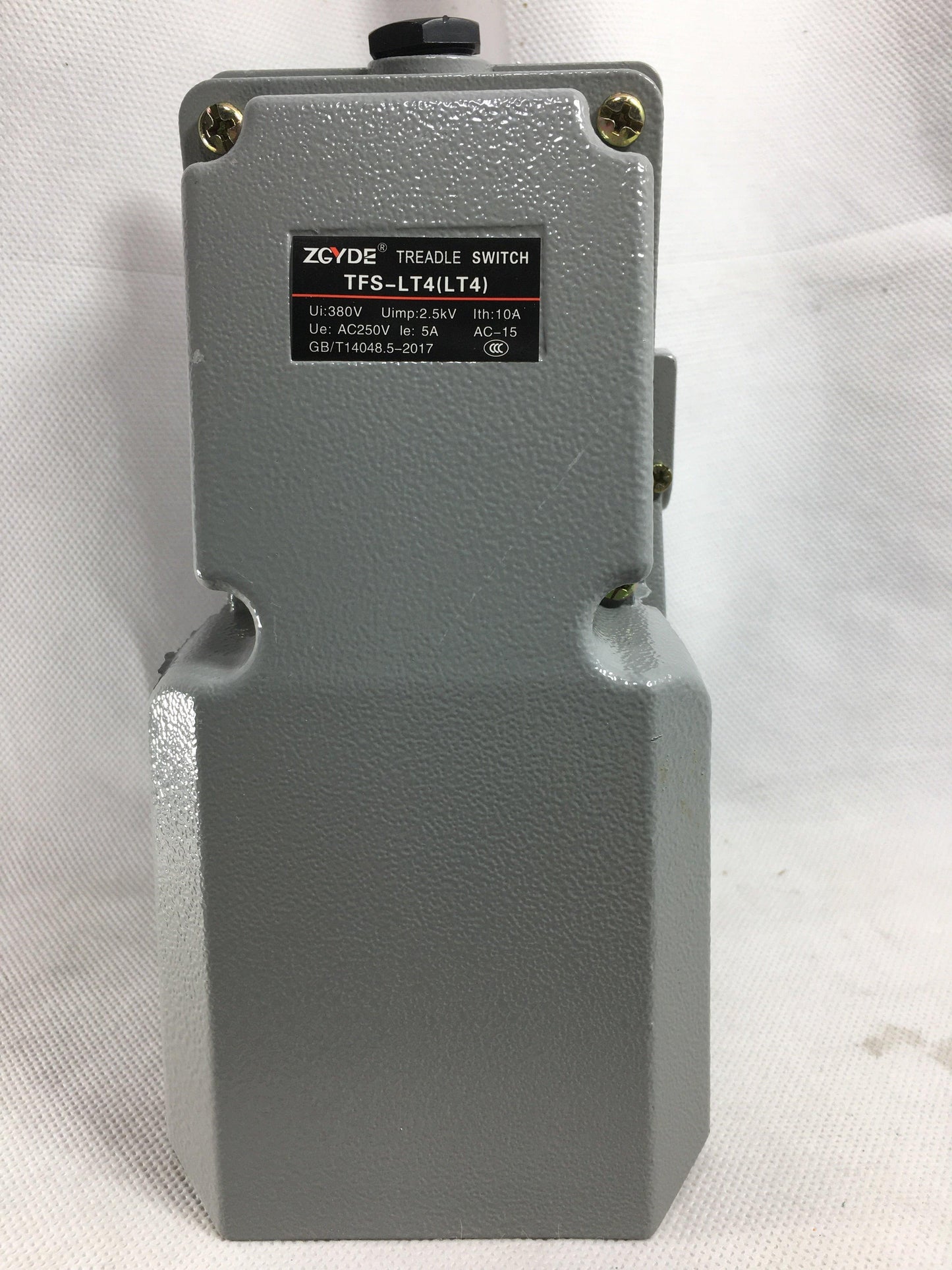 LT4 Foot Switch Pedal 10A 220V-380V AC in Pakistan - industryparts.pk