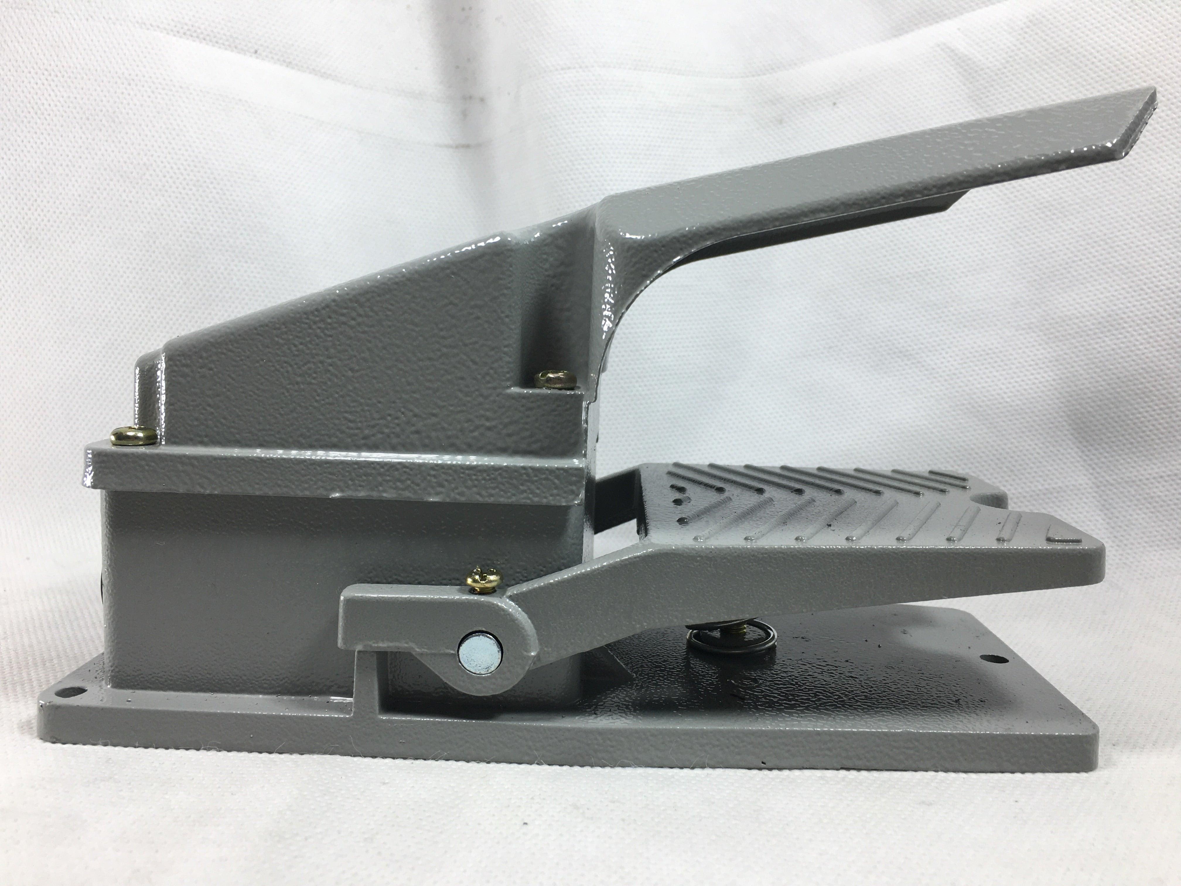 LT4 Foot Switch Pedal 10A 220V-380V AC in Pakistan - industryparts.pk