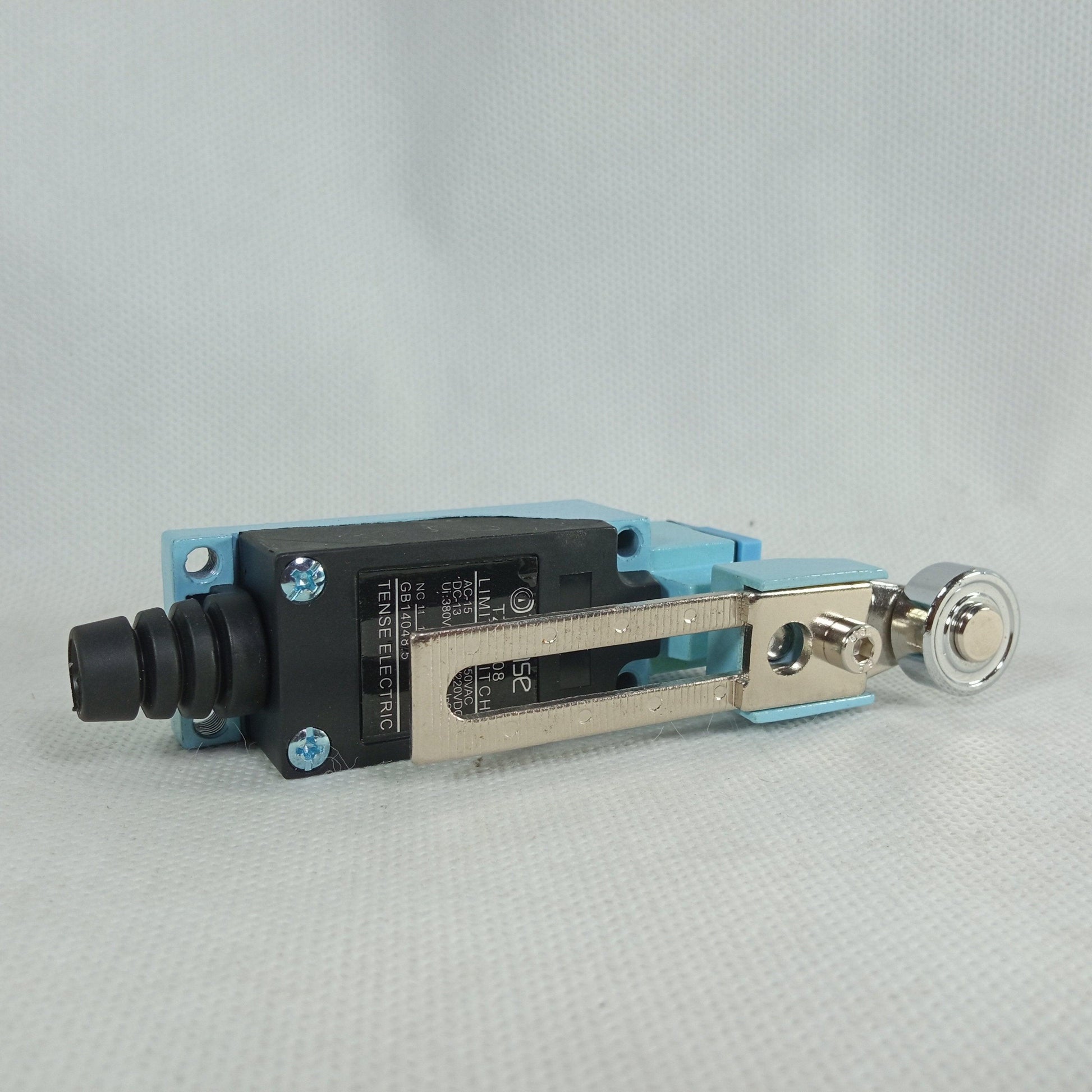 TZ 8108 Limit Switch Micro Switch in Pakistan - industryparts.pk