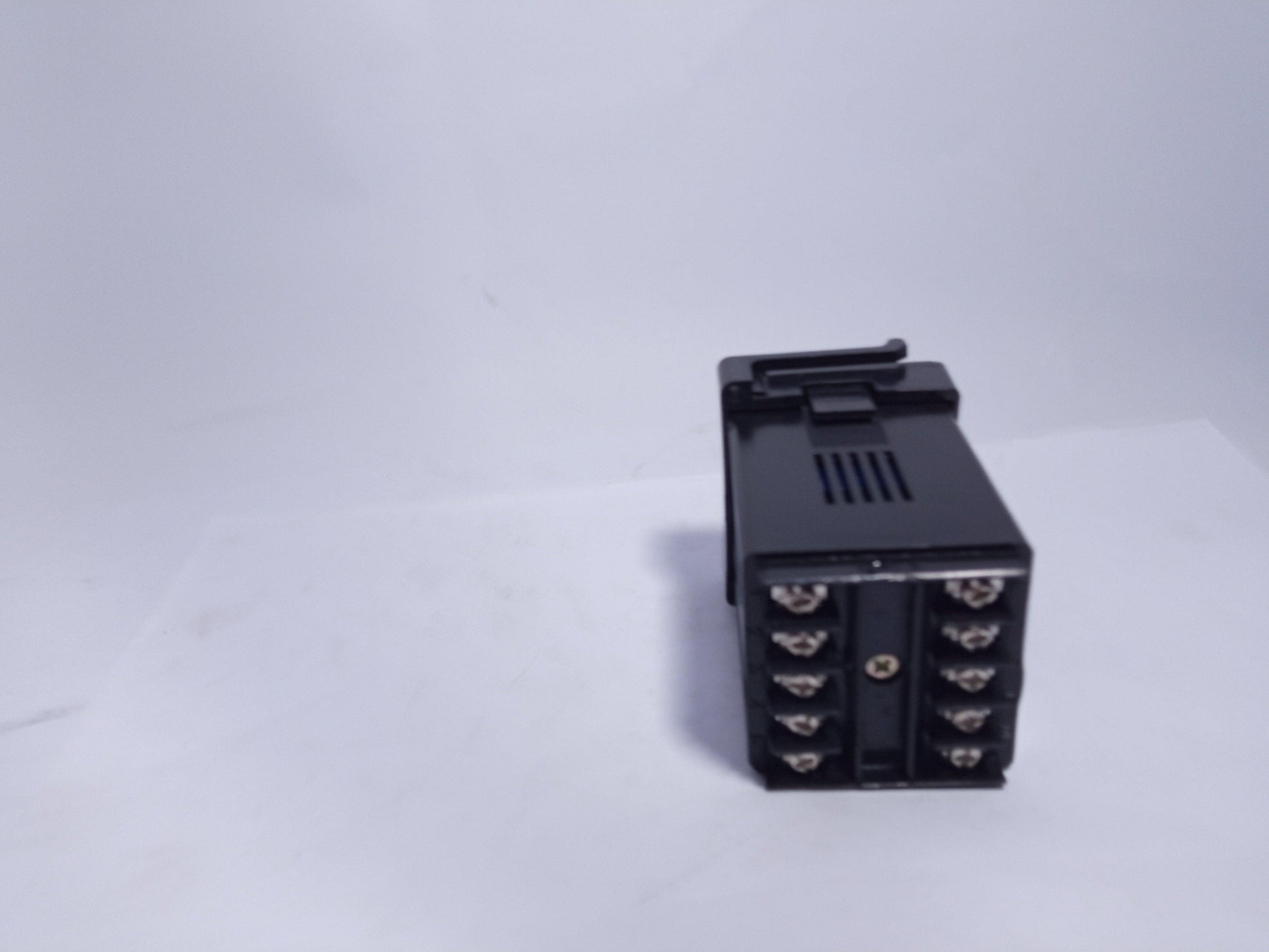 CH102 Digital Display PID Intelligent Temperature Controller in Pakistan - industryparts.pk