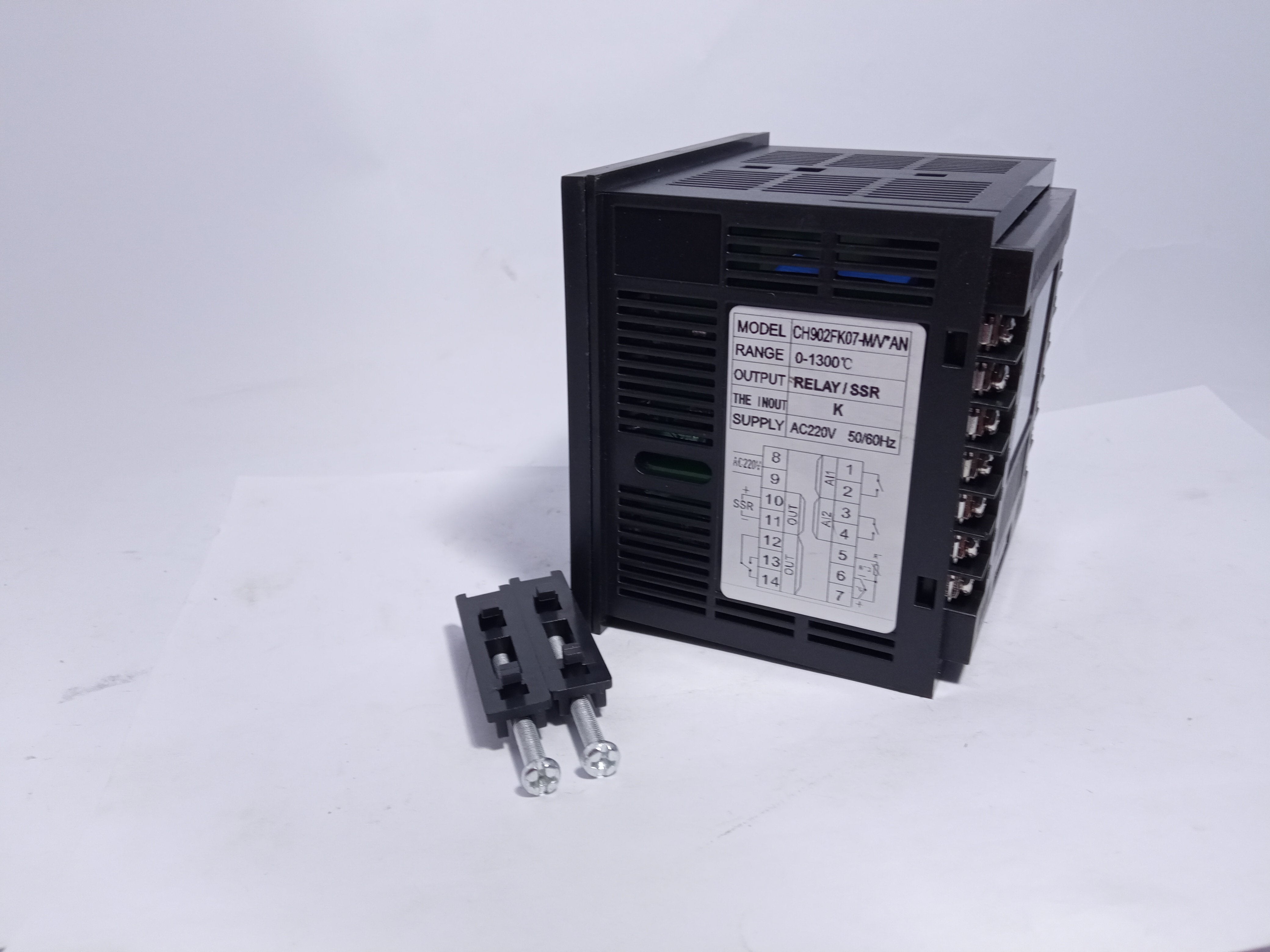 Digital Temperature Controller CH902 in Pakistan - industryparts.pk