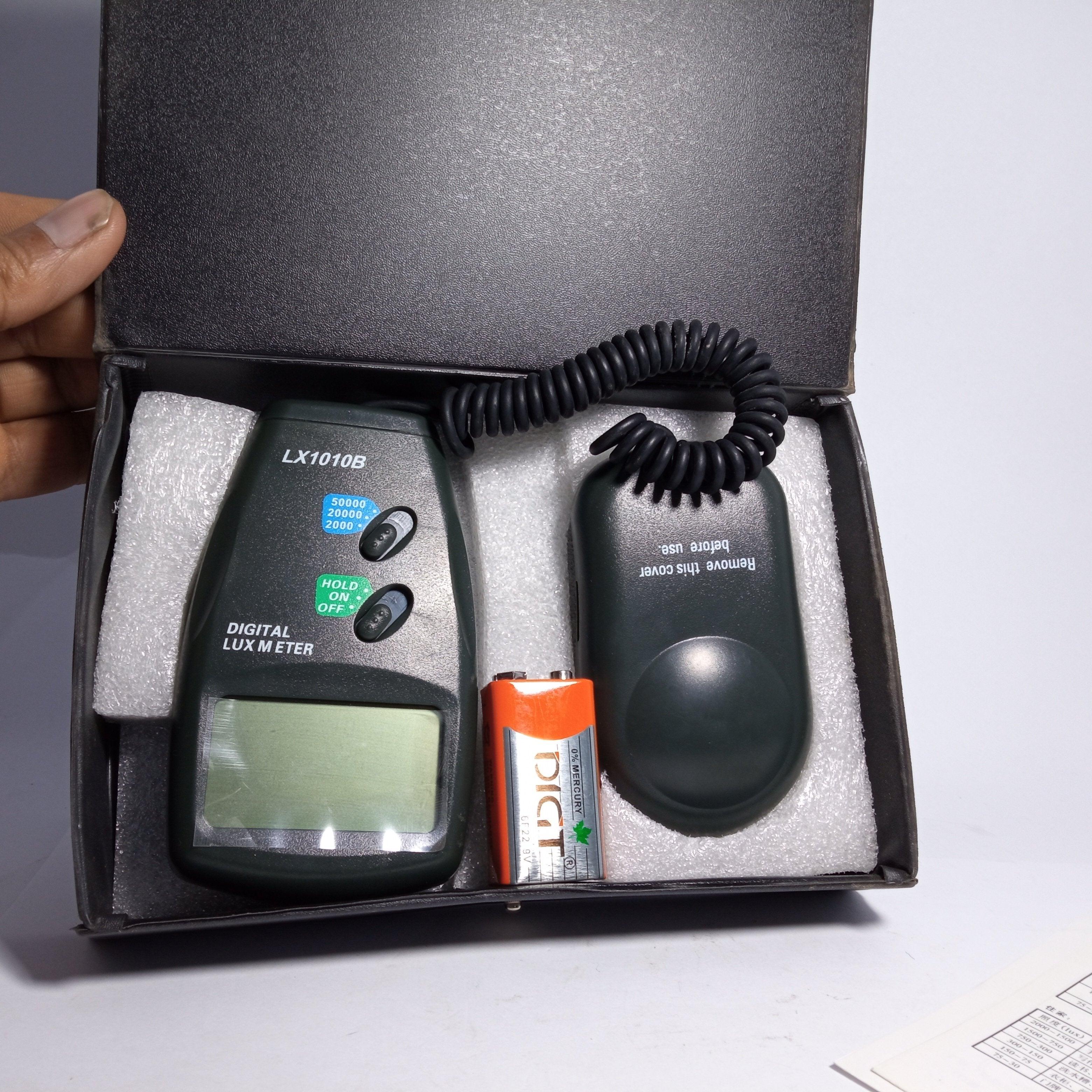 LX1010B Digital Lux Meter Photometer - industryparts.pk