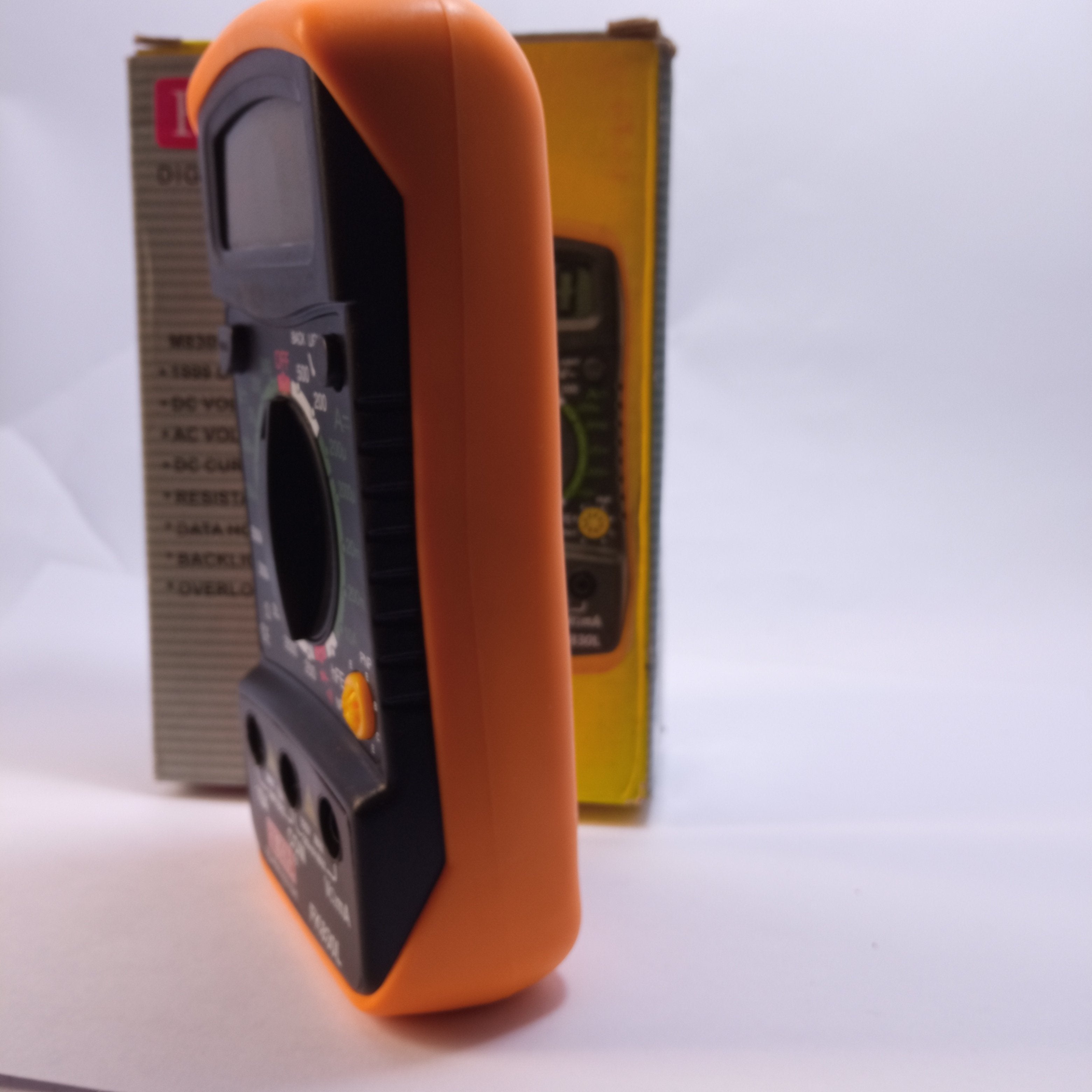 Digital Multimeter FK830L FUKE in Pakistan - industryparts.pk