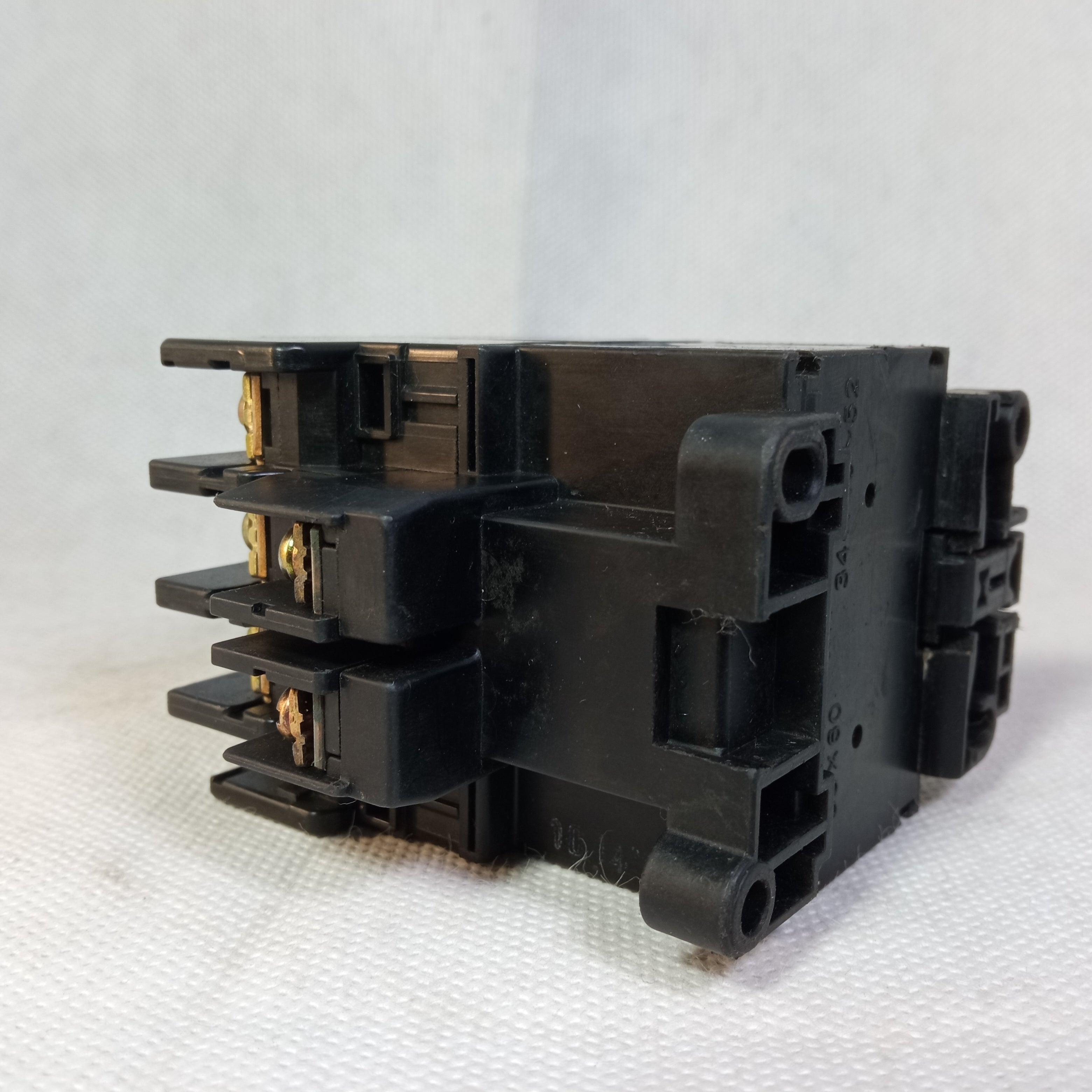 Fuji SC-4-0 Magnetic Contractors Lot in Pakistan - industryparts.pk