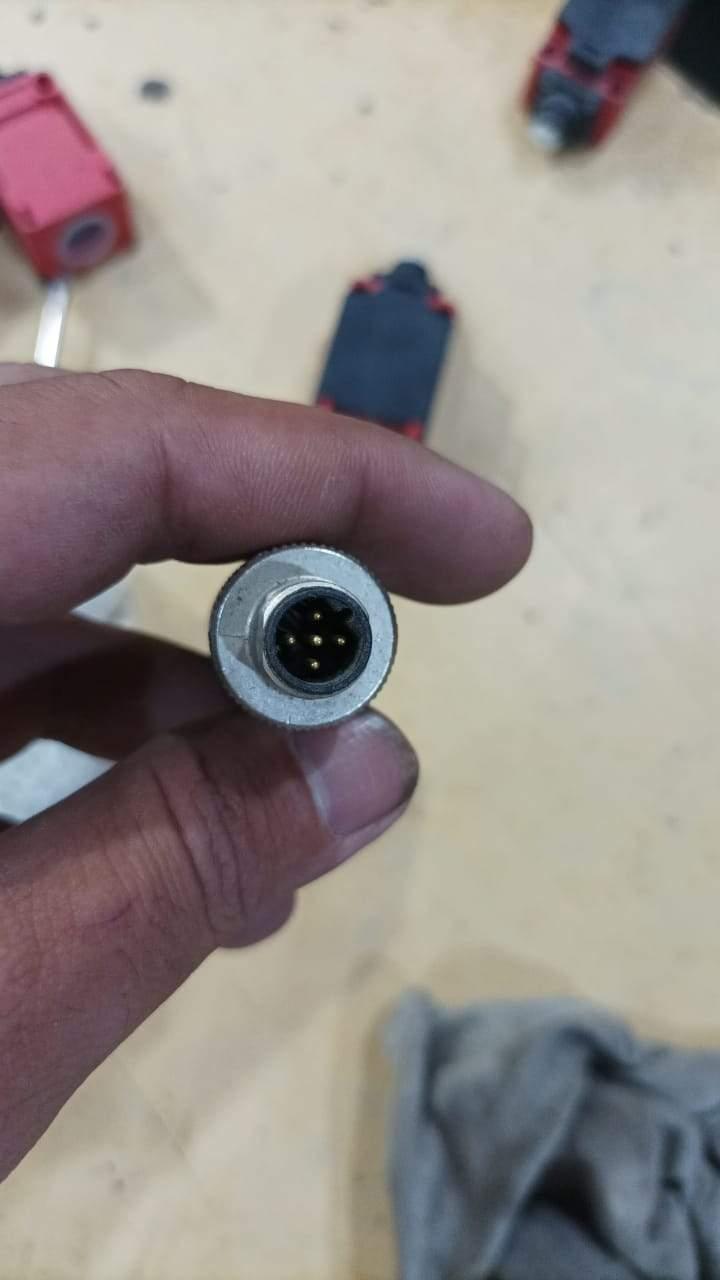 5 Pin Connector for Sensor Lead in Pakistan (lotted) - industryparts.pk