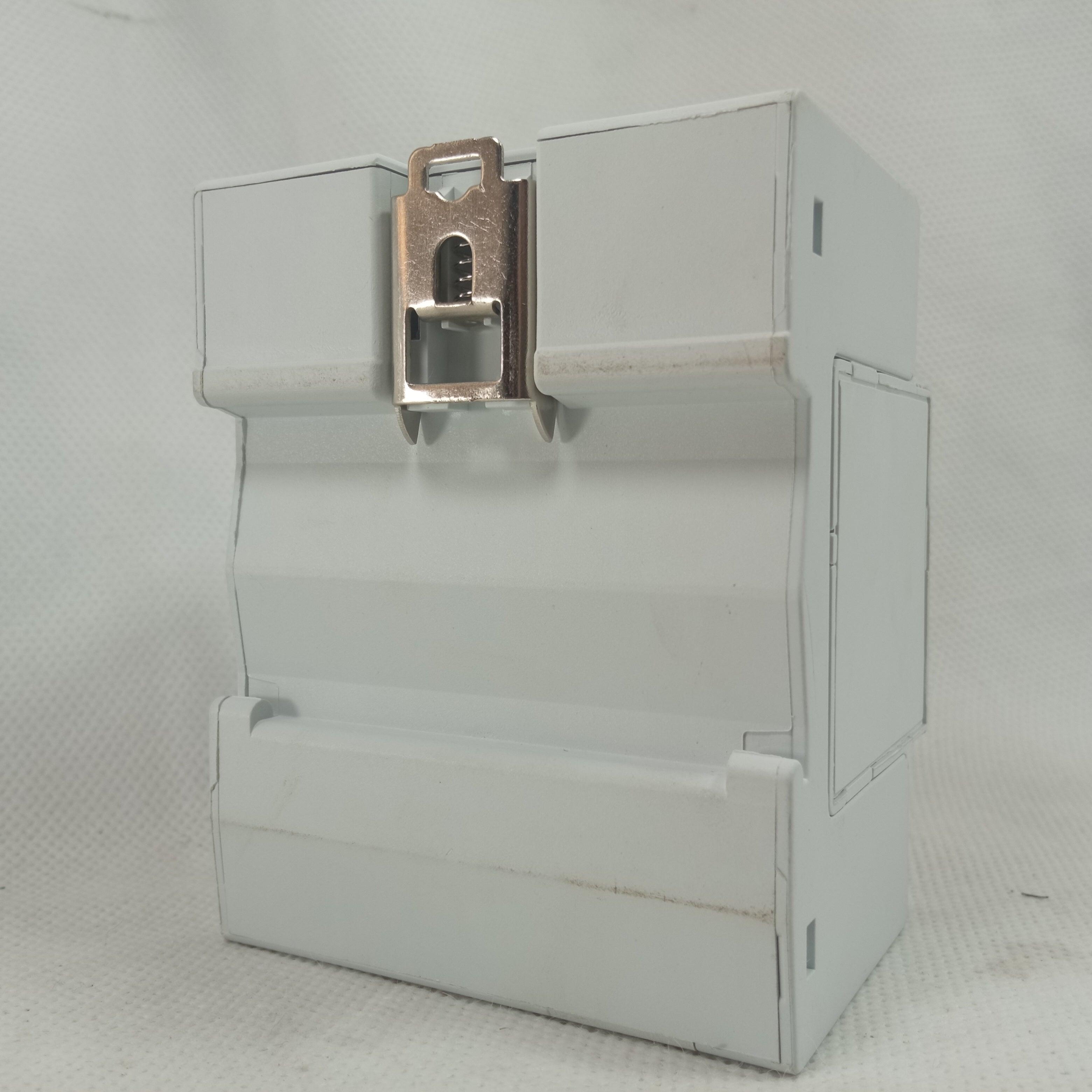 Schneider Surge Protection Device SZN SPD 4 Pole AC 385V in Pakistan - industryparts.pk