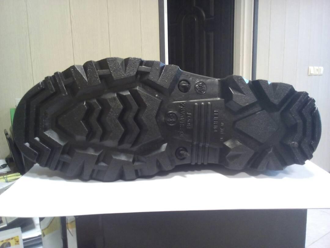 Water Proof Shoes in Pakistan - industryparts.pk