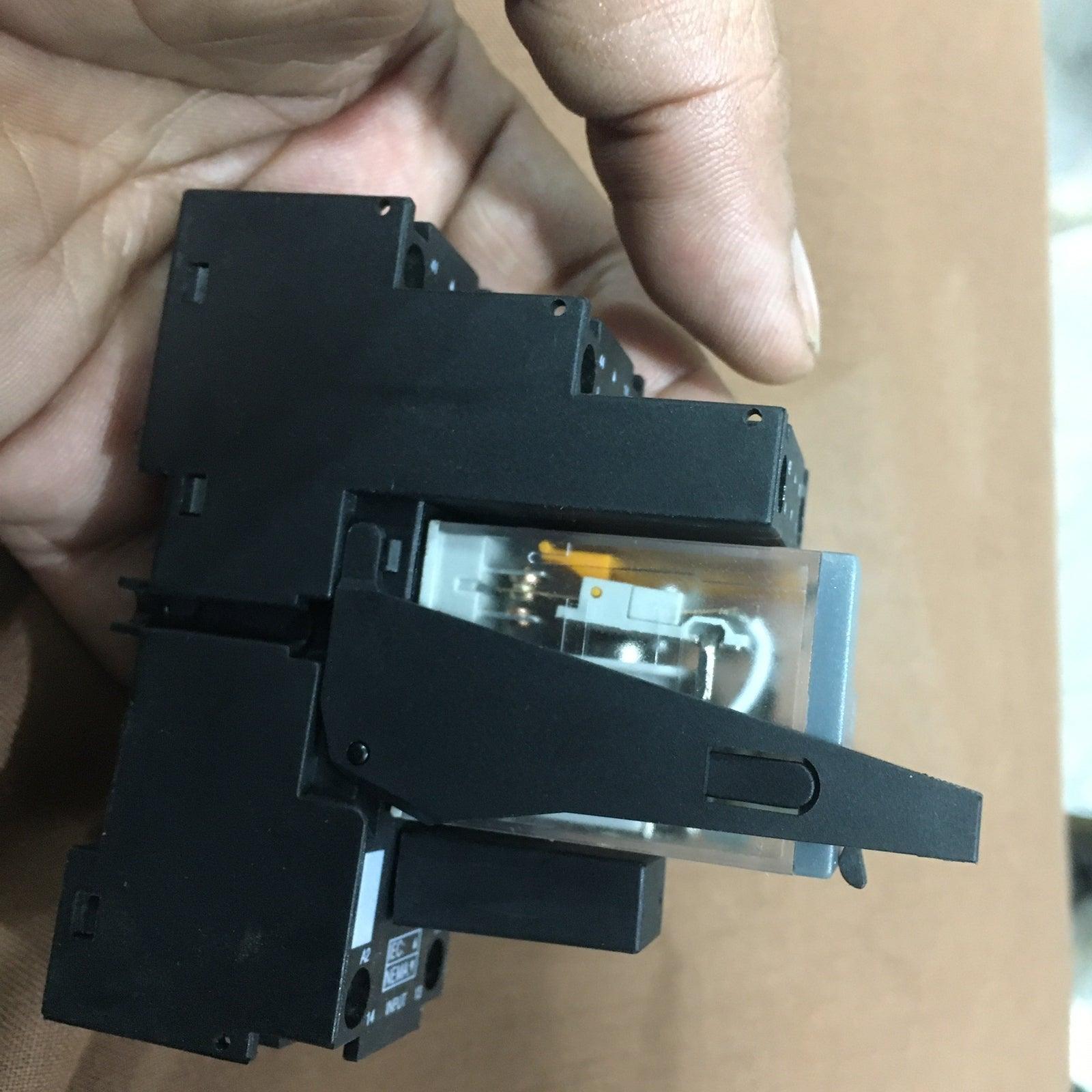 Schneider Electric RXZE2S108M Relay socket in Pakistan - industryparts.pk