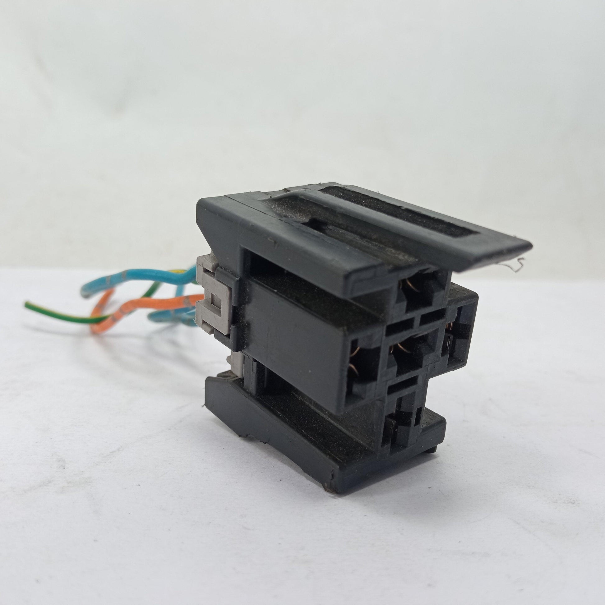 24V 80A 5 Pin Relay Base - industryparts.pk