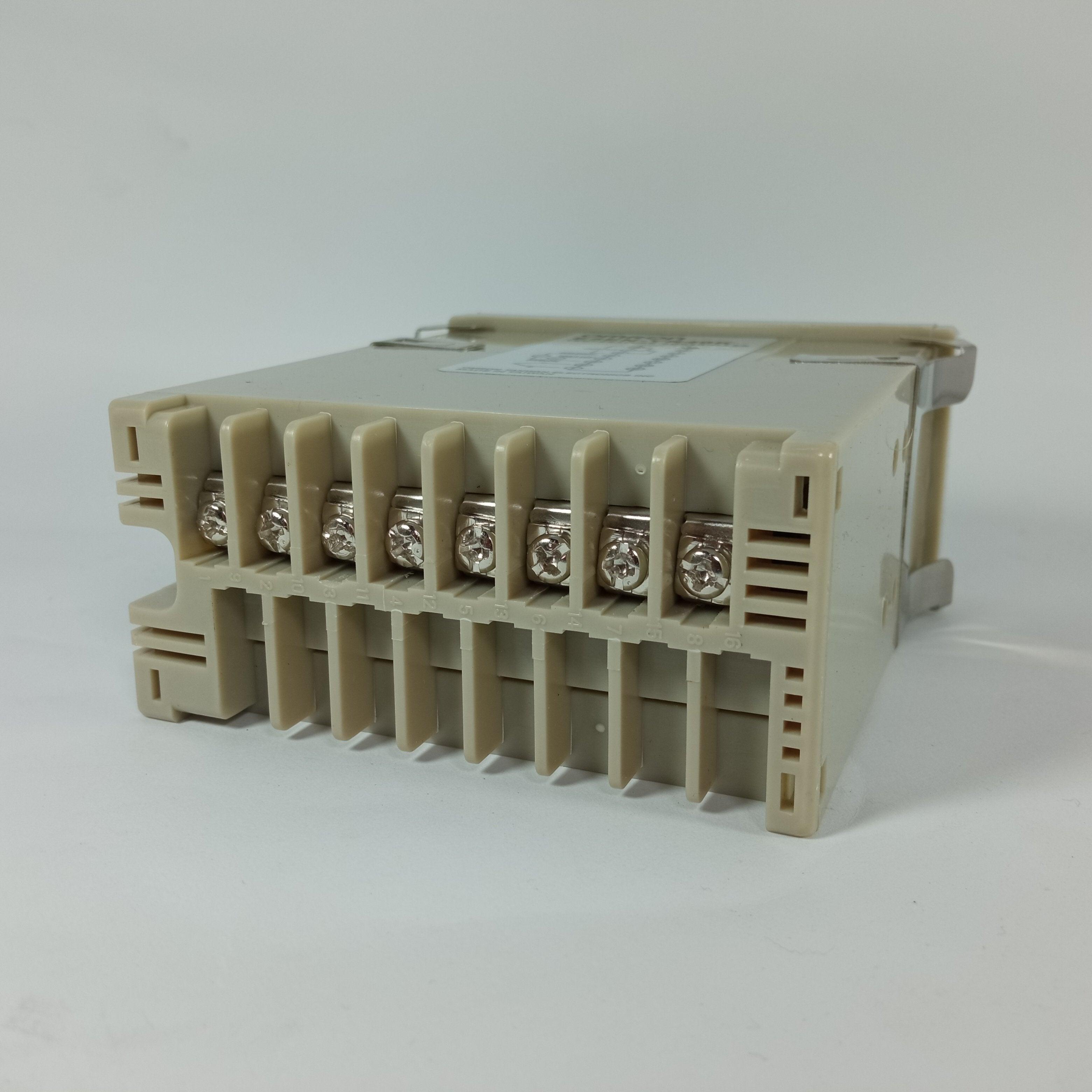 3-Digit LED Digital Temperature Controller E5EN-YR40K in Pakistan - industryparts.pk