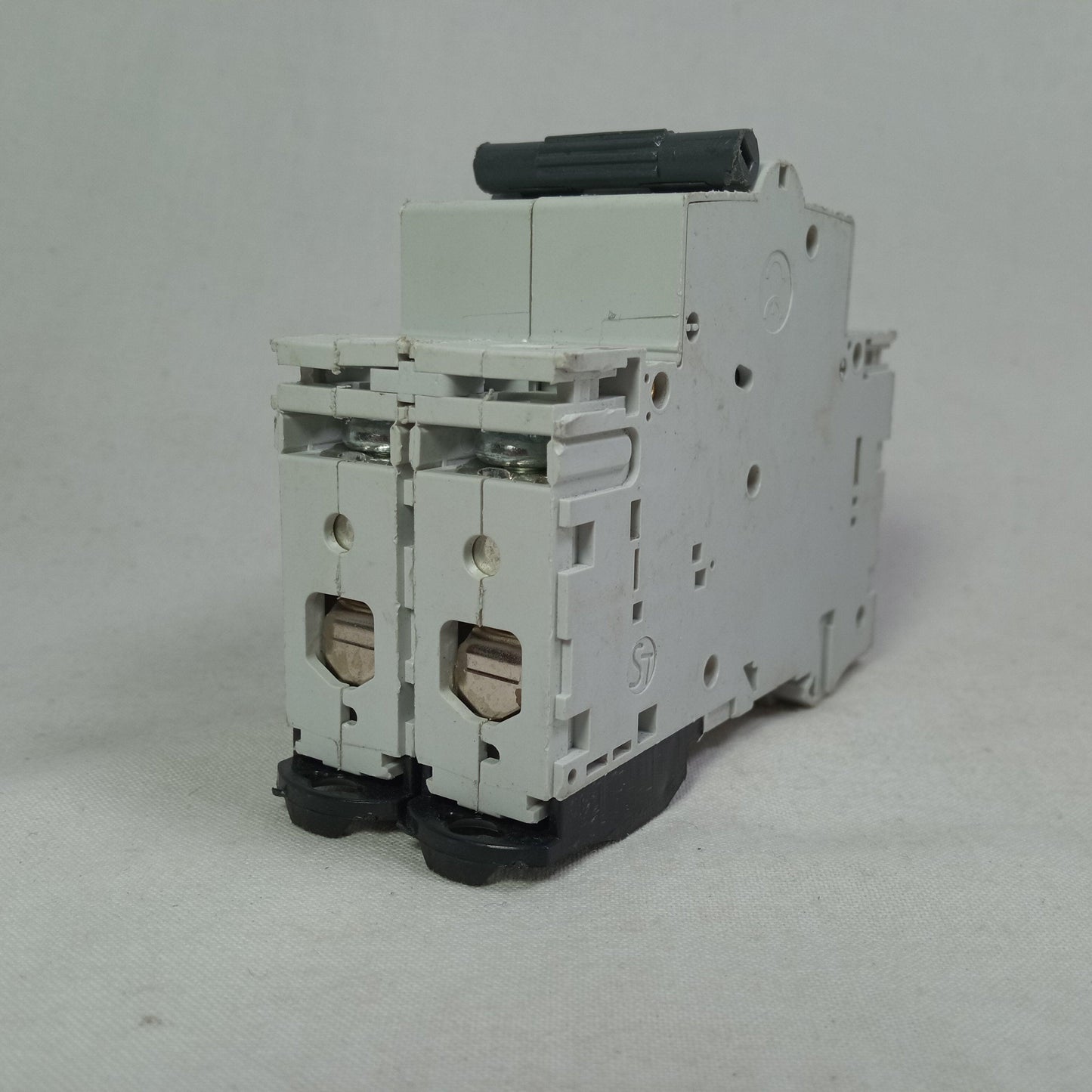 MCB AC Circuit Breaker 5SY4263-7 SEIMENS in Pakistan - industryparts.pk