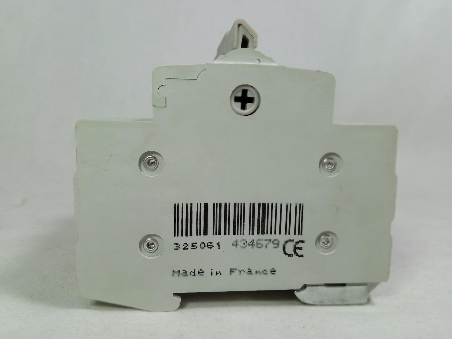 4 Pole Din Rail Change Over Switch SF 419G 63A 400V in Pakistan - industryparts.pk
