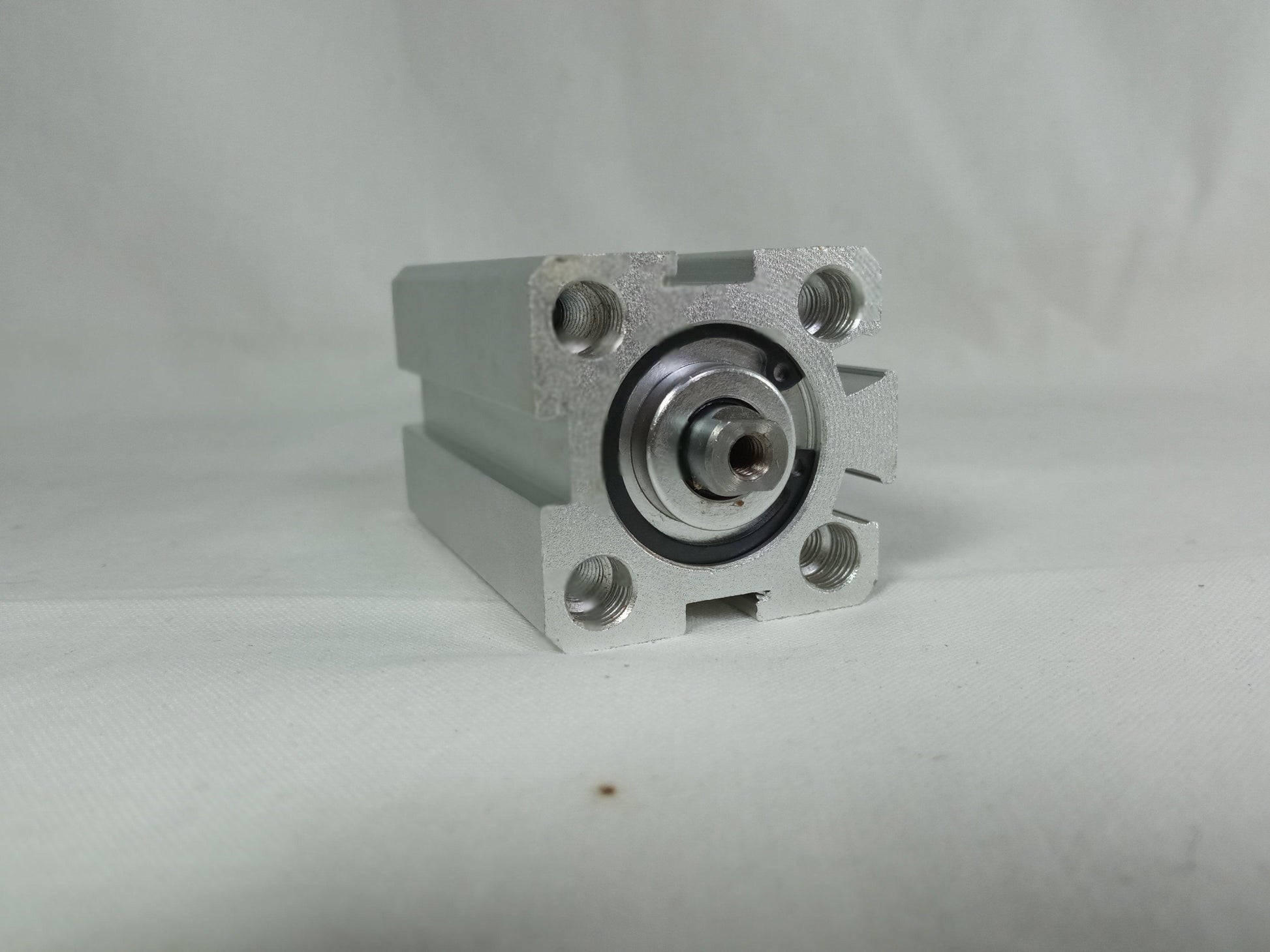 Compact Thin Air Cylinder SDA 20 x 40 20mm Bore 40mm Stroke in Pakistan - industryparts.pk
