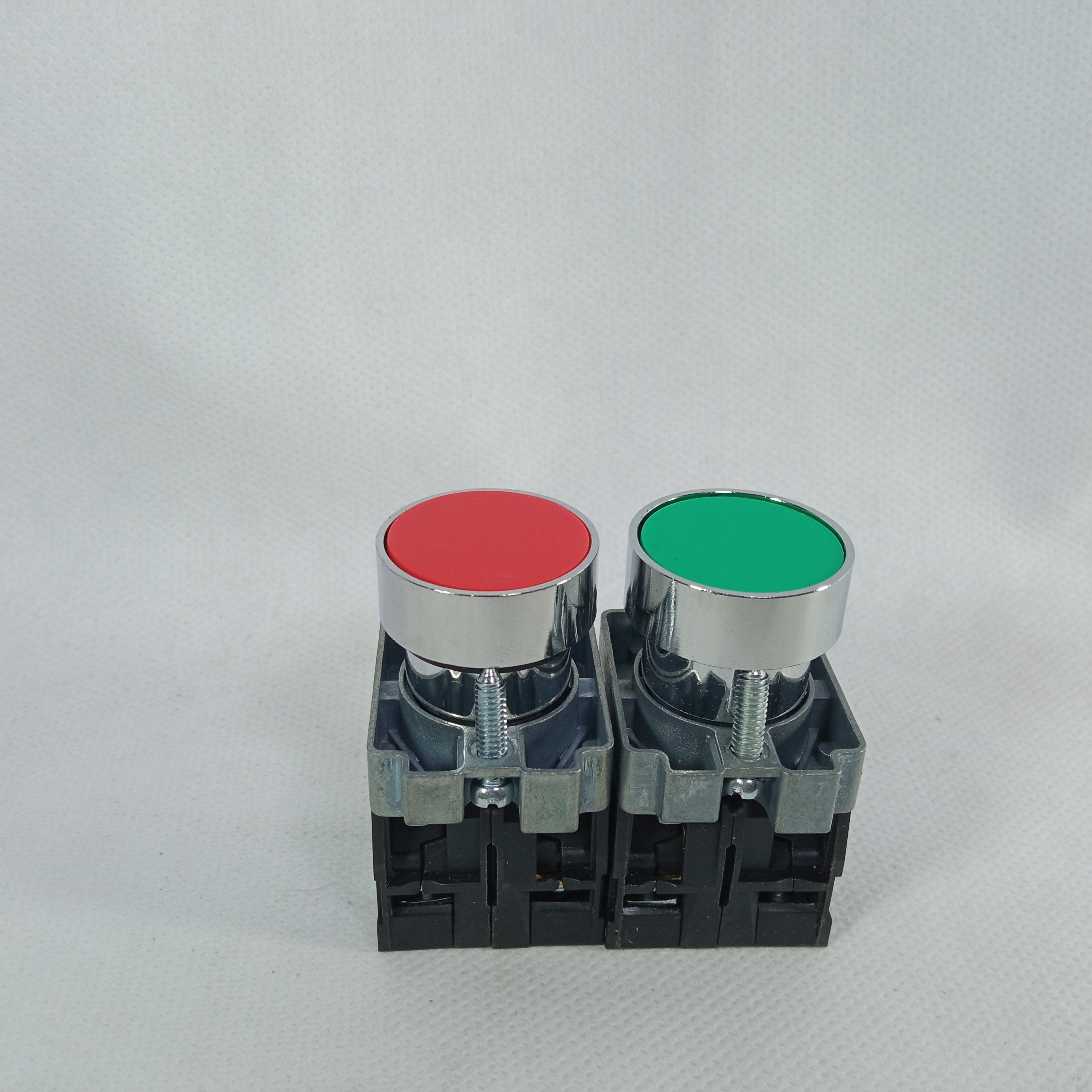 Push Button Switch XB2-BA32C ZB2-BE102C in Pakistan - industryparts.pk
