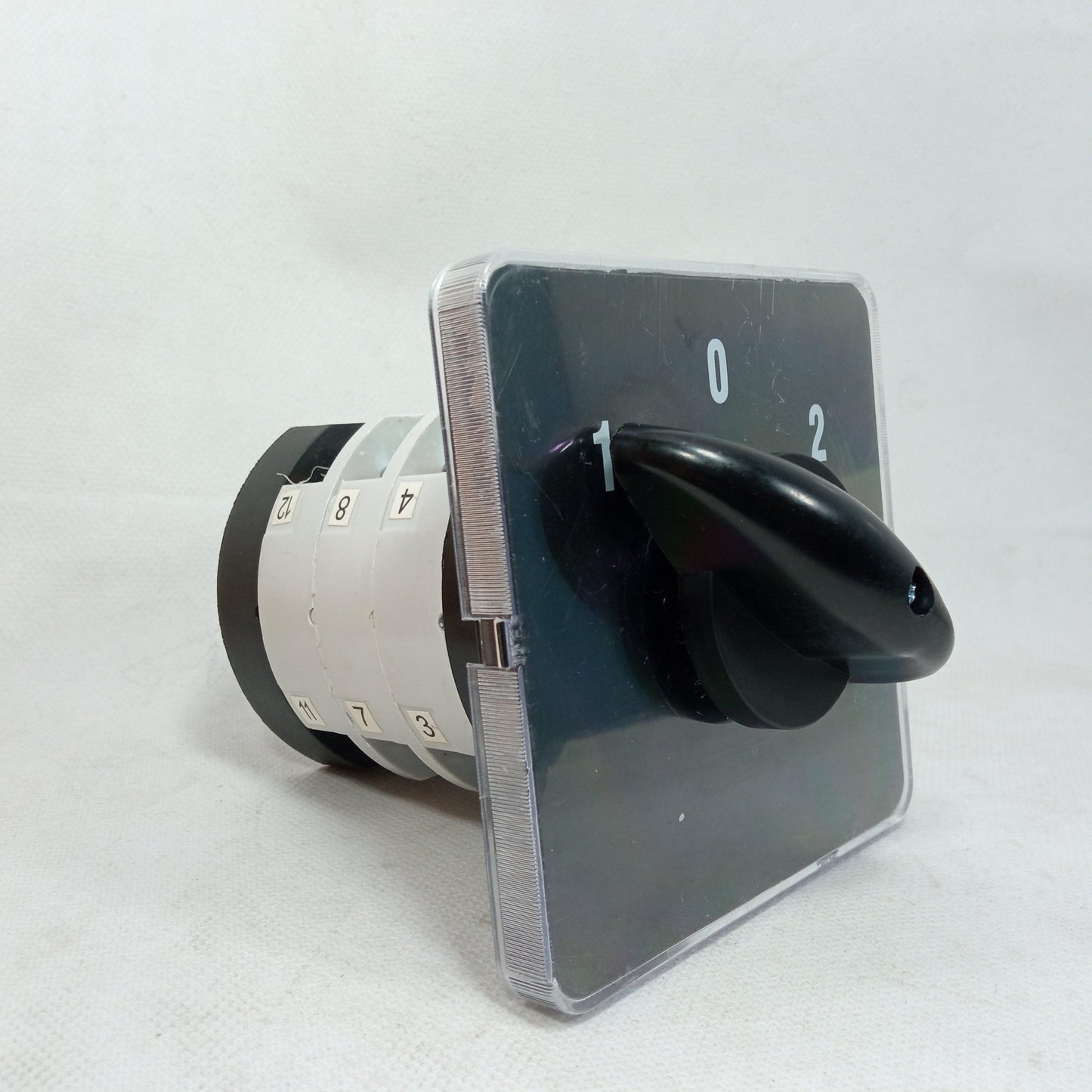 BRETER Cam Switch 1-0-2 Position Rotary Changeover Switches in Pakistan - industryparts.pk