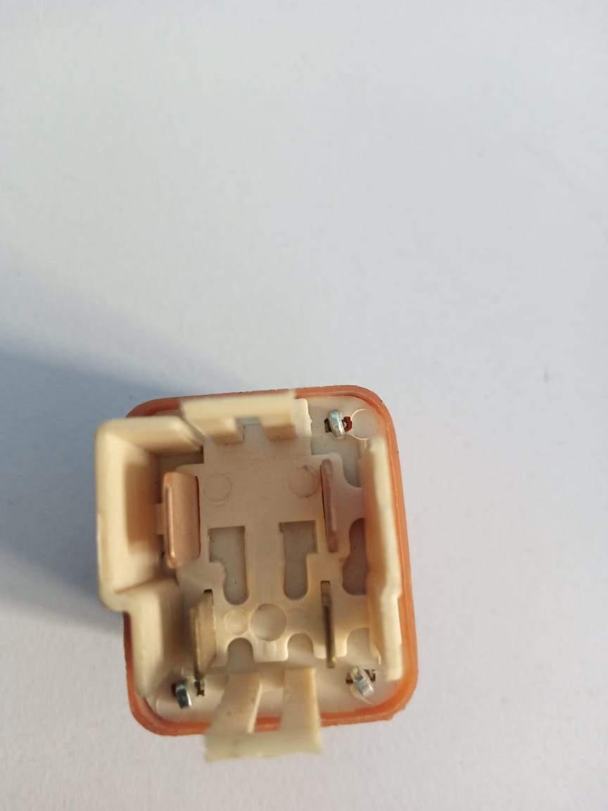 12V 4 Pins For Toyota COROLLA GS300 LS400 90987-02006 9098702006 - industryparts.pk