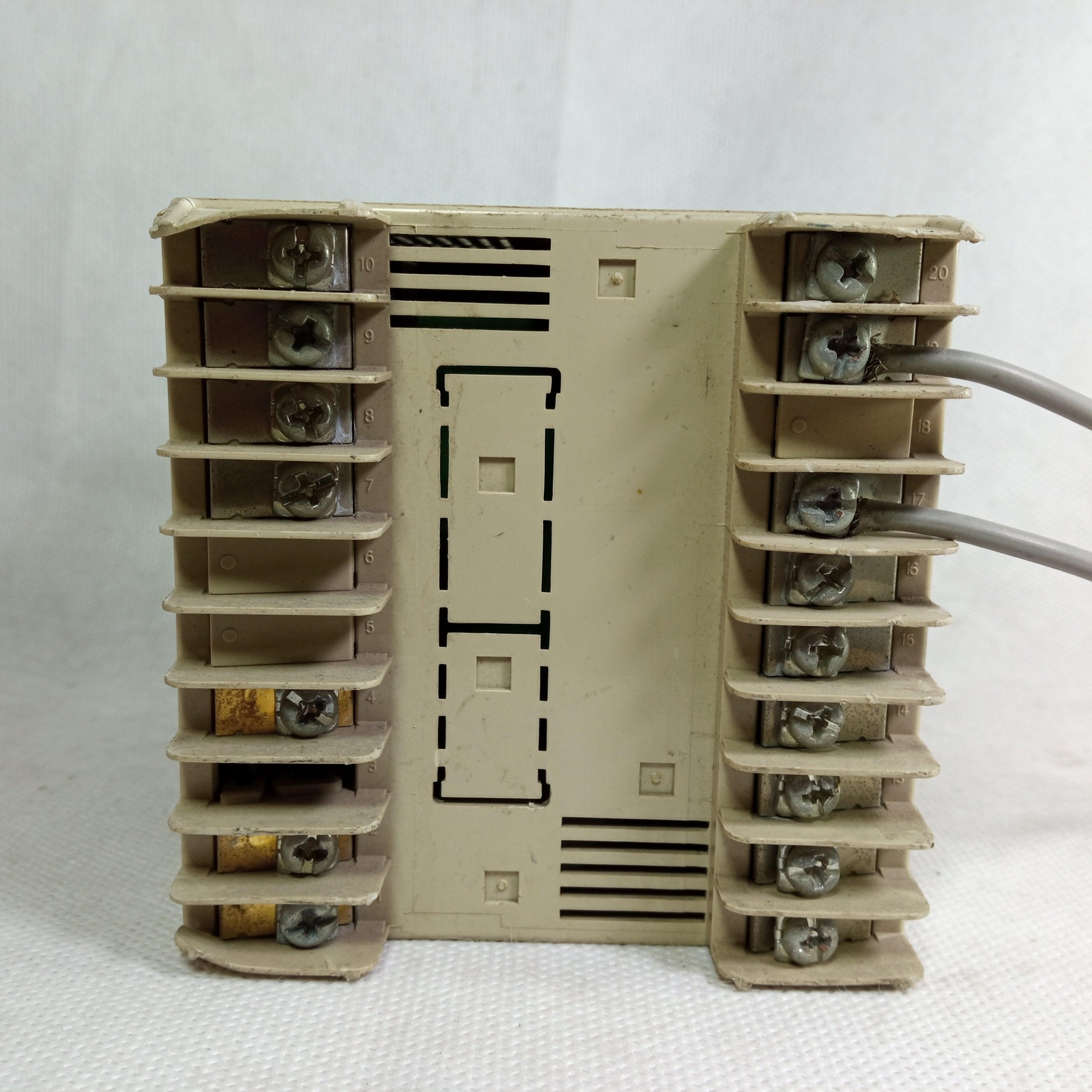 Hanyoung DX9 Digital Temperature Controller in Pakistan - industryparts.pk