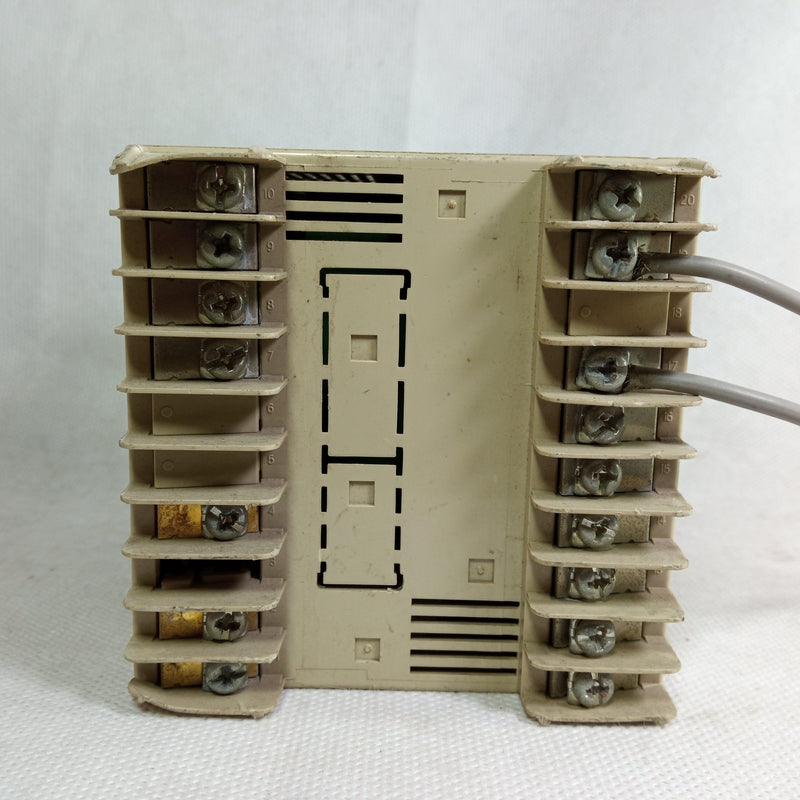 Hanyoung DX9 Digital Temperature Controller in Pakistan - industryparts.pk