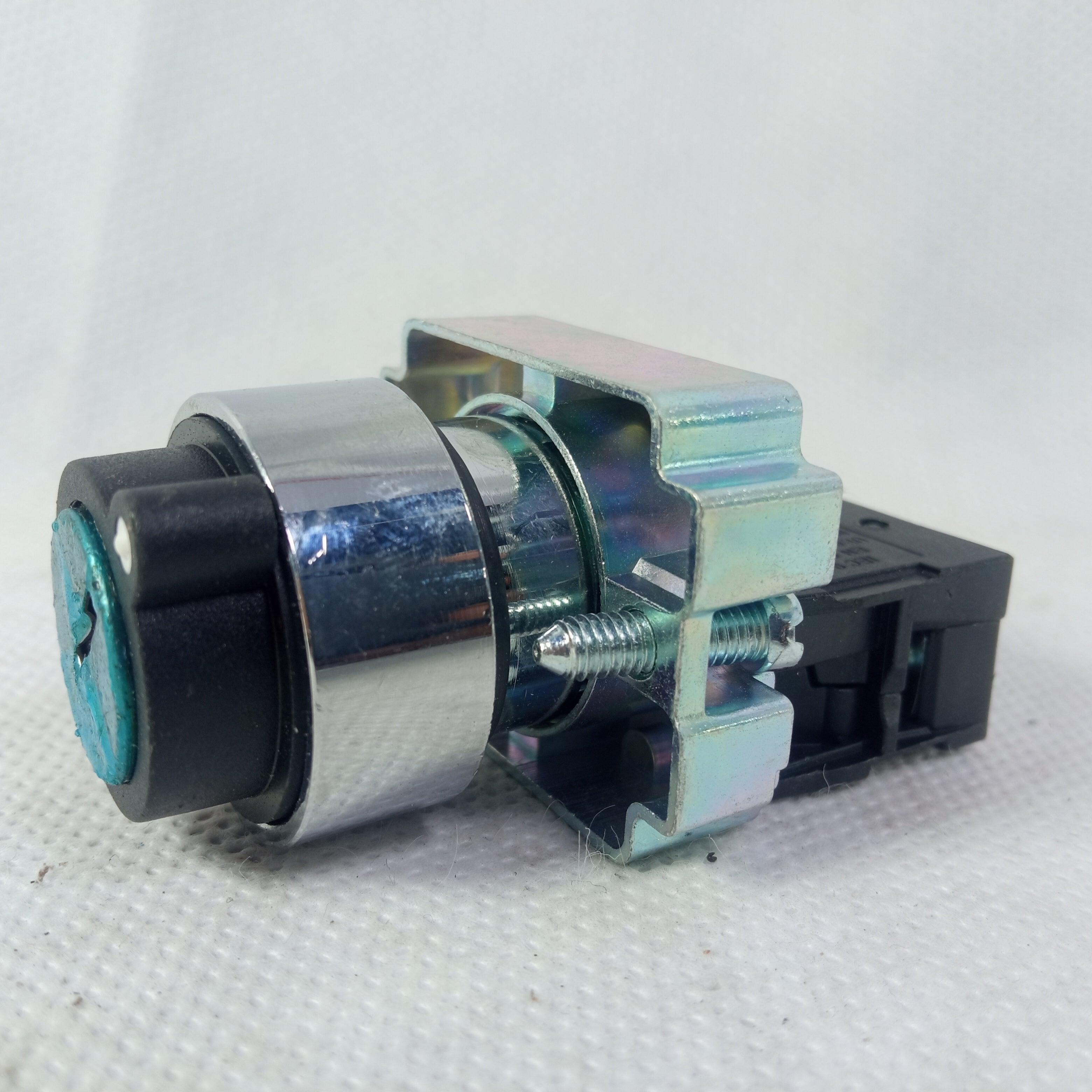 XB2-BG21 2 Position Selector Key Switch 1 no 22mm in Pakistan - industryparts.pk