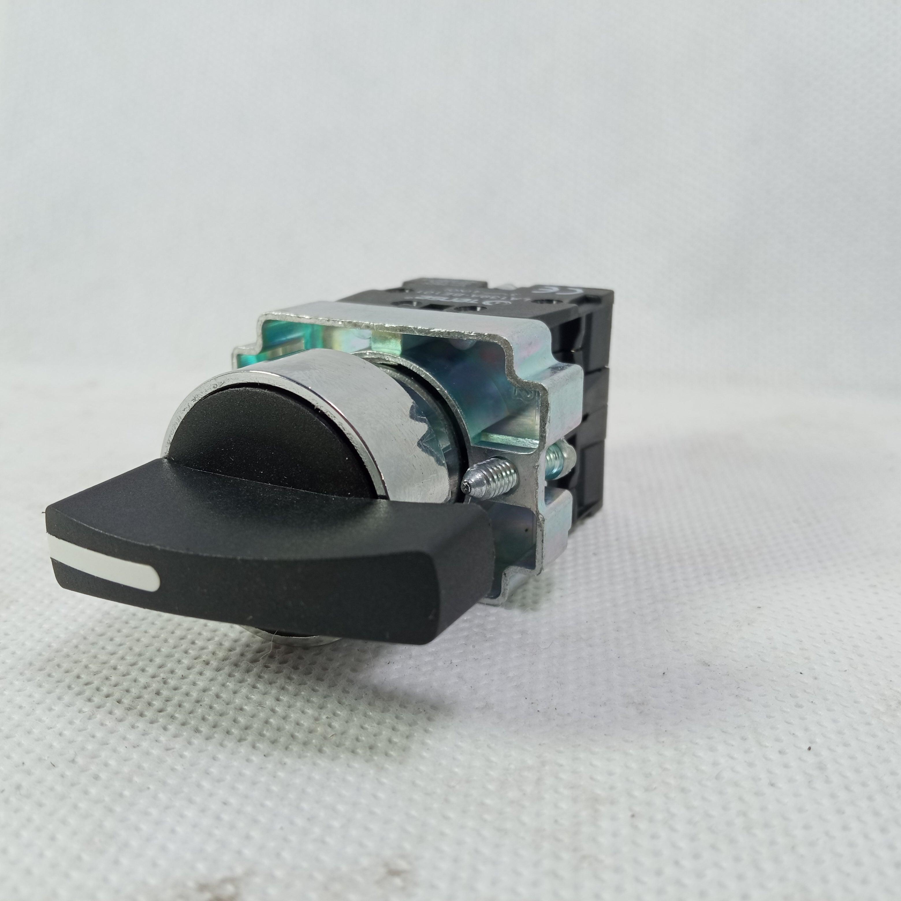 XB2-BJ33 Long Handle 22mm 3 Position Selector Switch in Pakistan - industryparts.pk