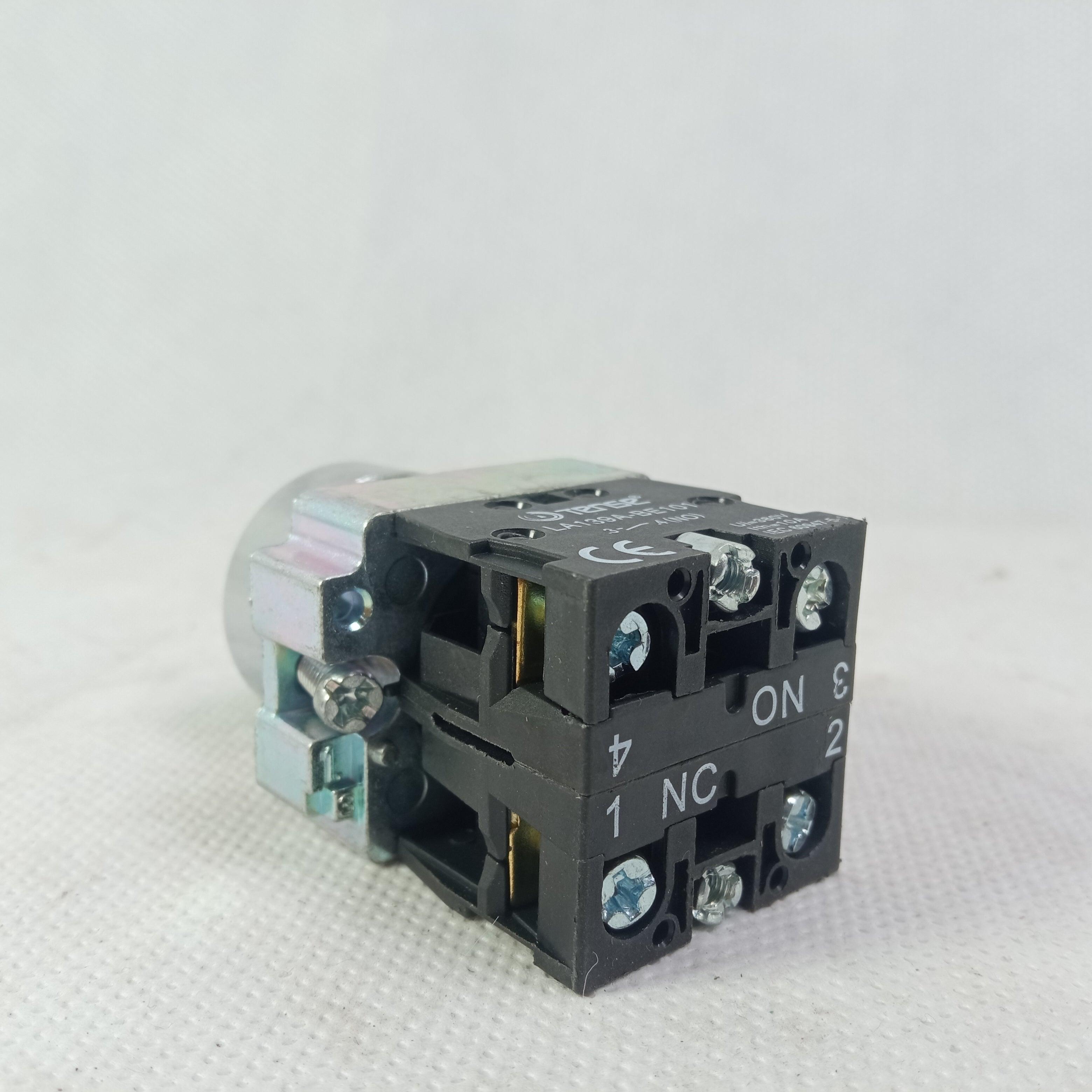Flat Push Button Switch Metal XB2-BA35 in Pakistan - industryparts.pk