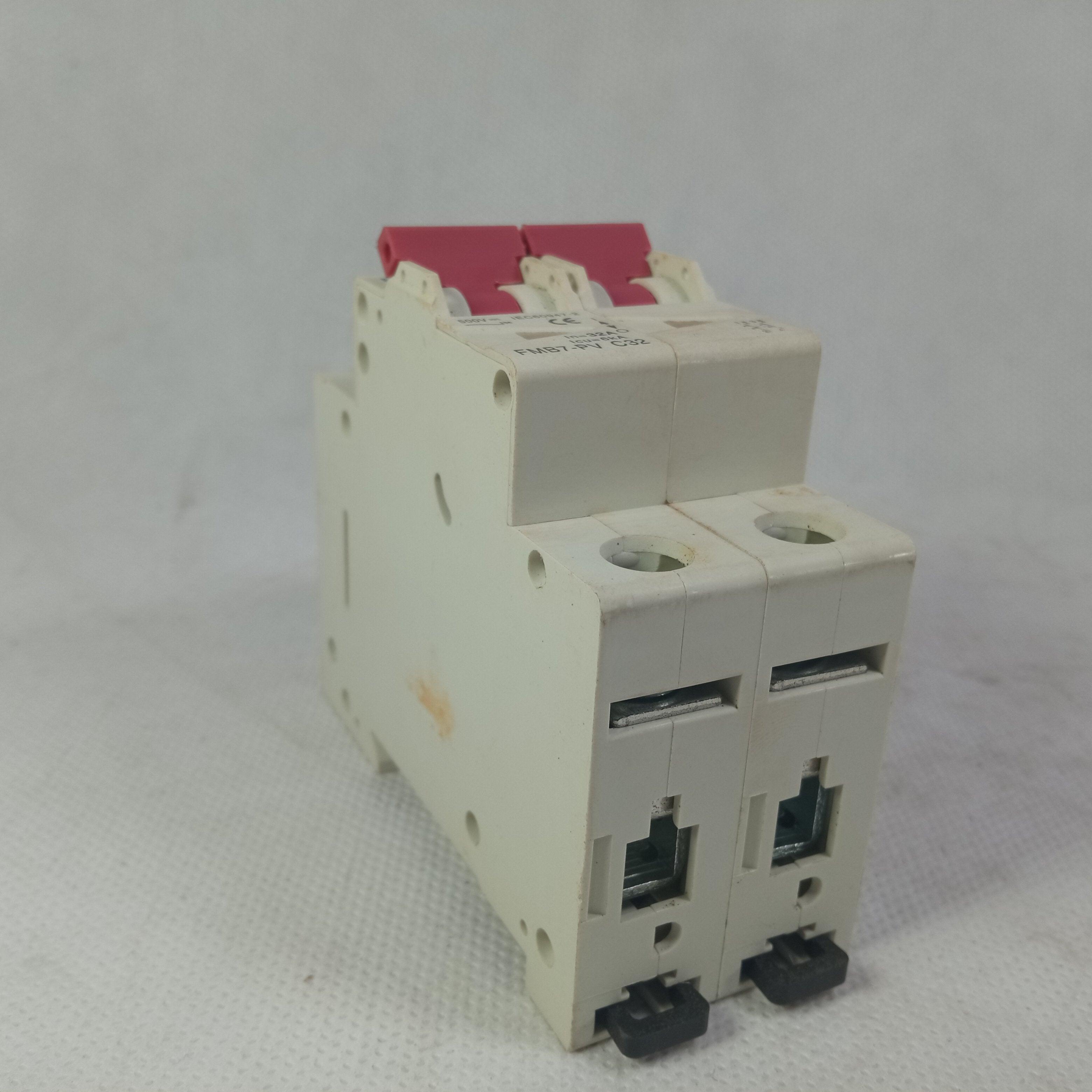 USFULL DC Breaker in Pakistan - industryparts.pk