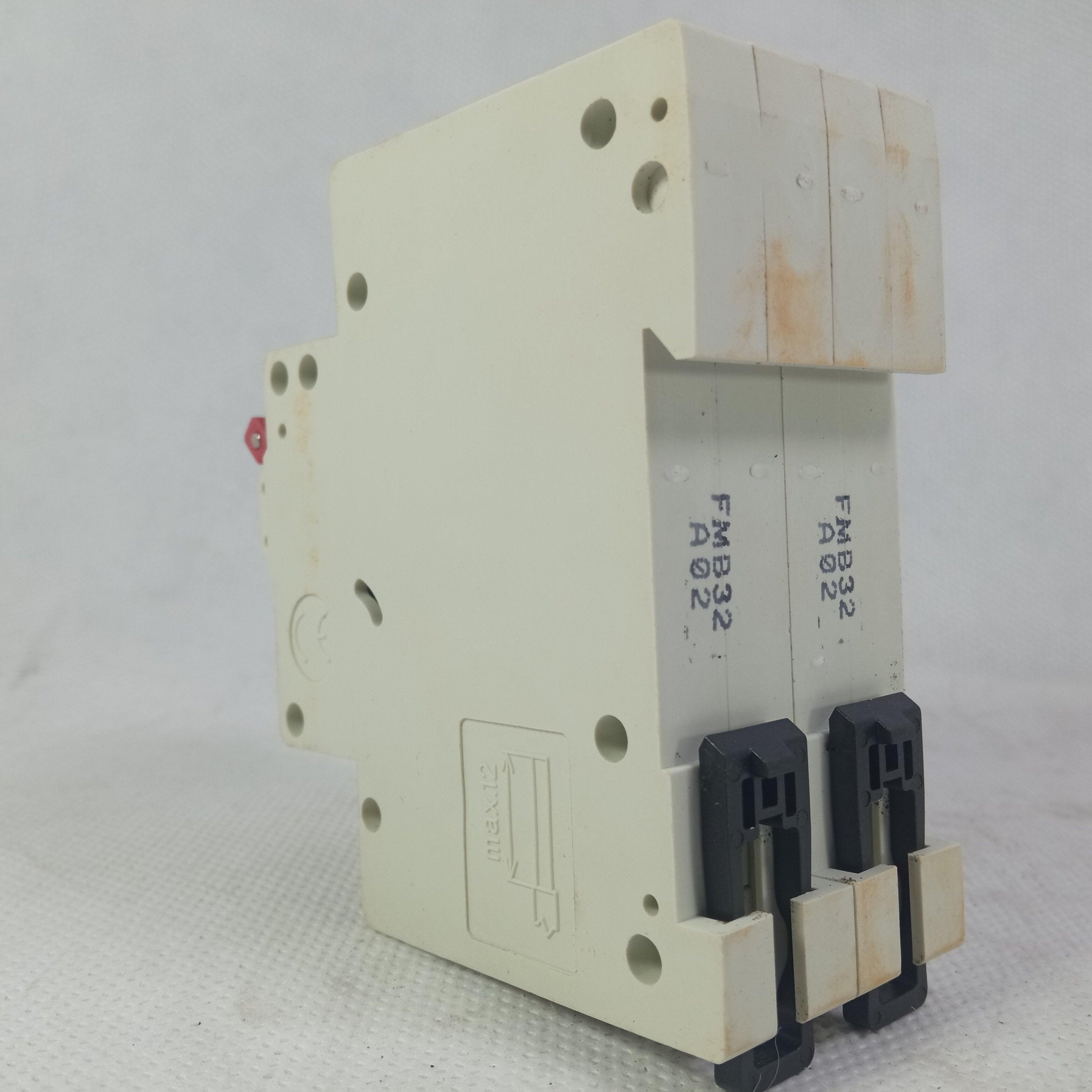 USFULL DC Breaker in Pakistan - industryparts.pk