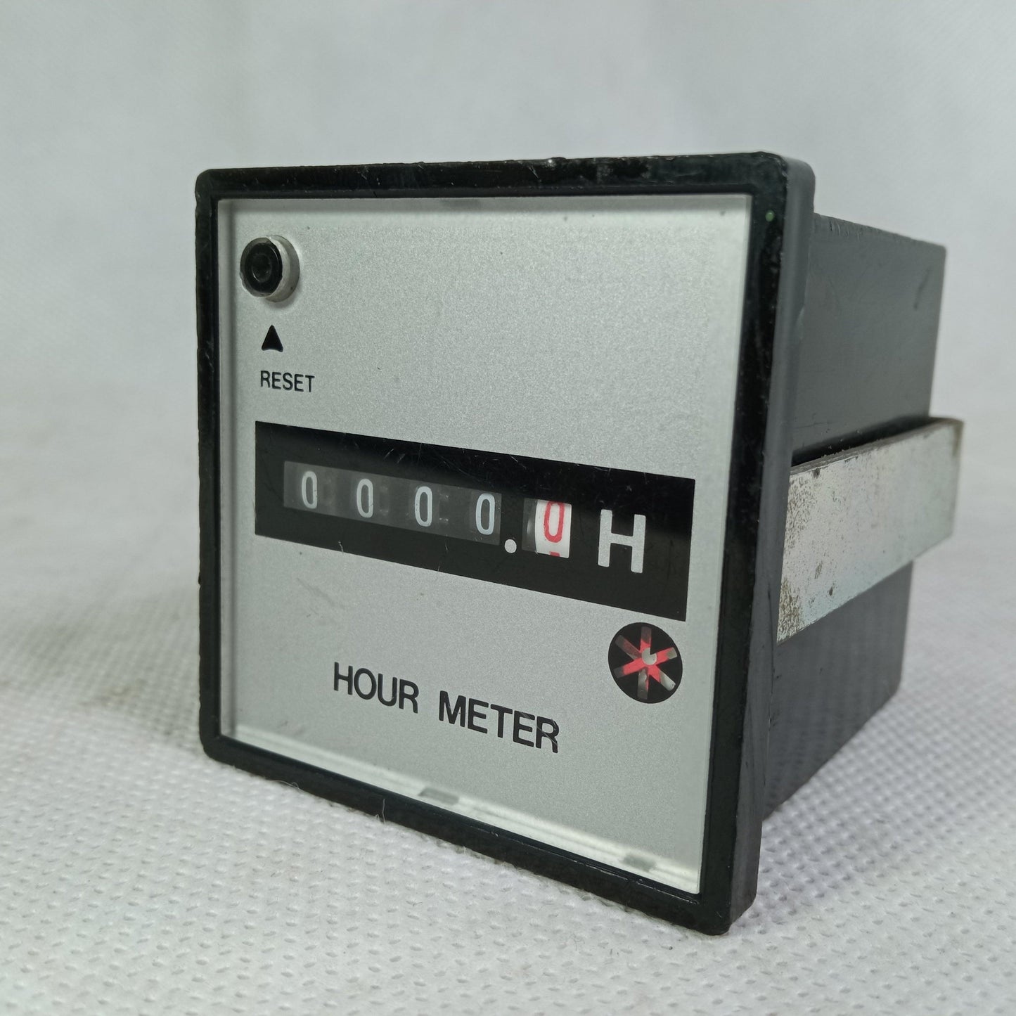 Panasonic TH-2385 Hour Meter in Pakistan - industryparts.pk