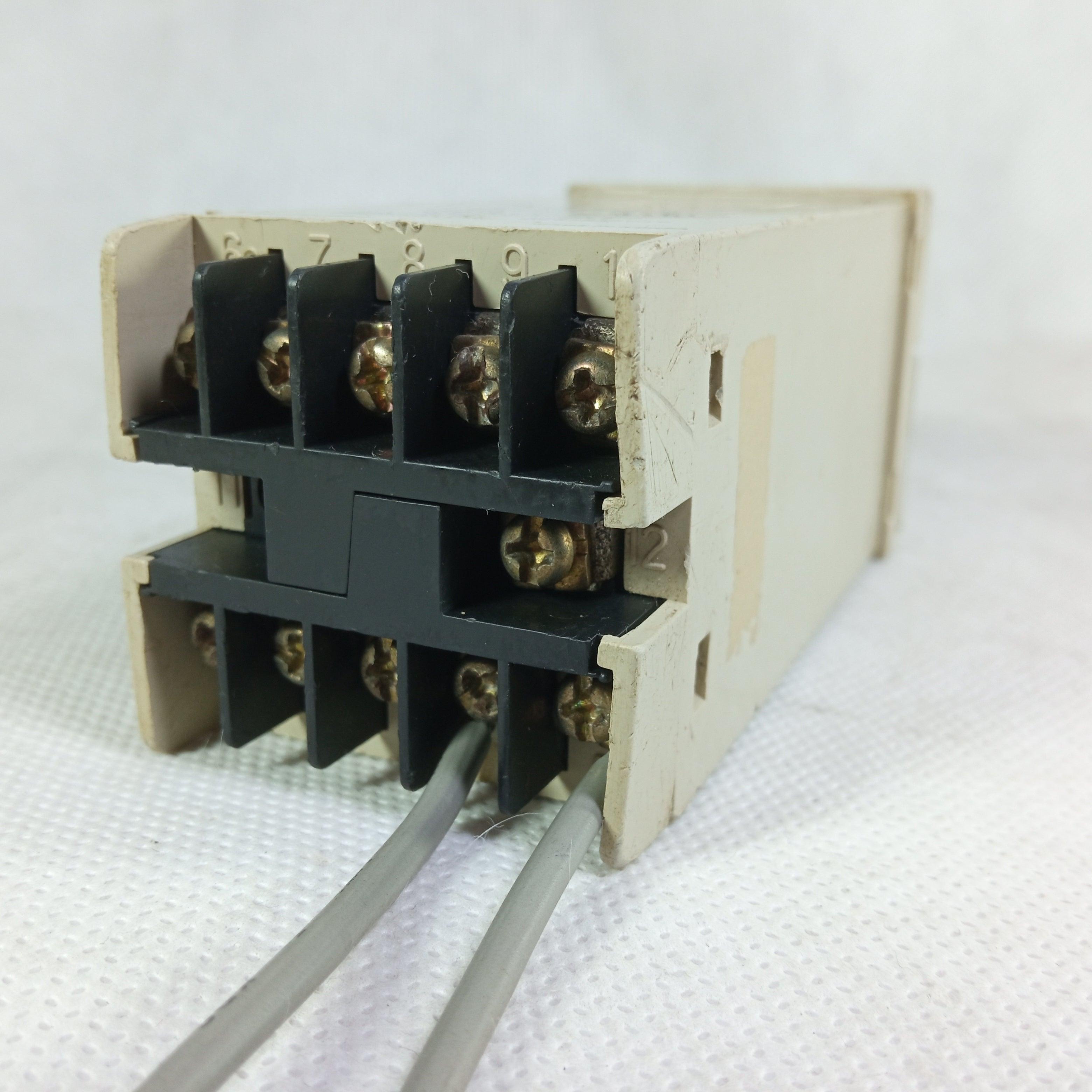 AUTONICS Digital Counter Timer FX4S-1P4 in Pakistan lotted - industryparts.pk