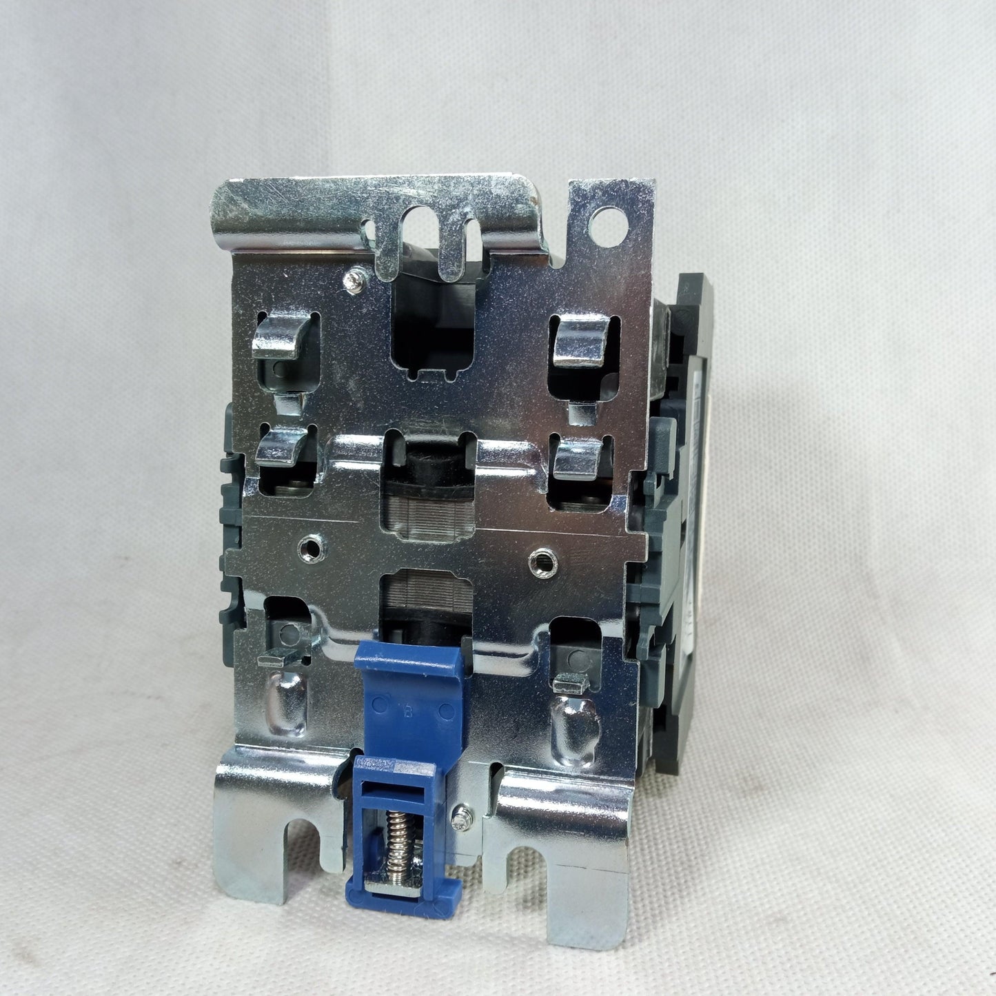 Schneider Contactor 4 Pole 80A LC1D65004  in Pakistan - industryparts.pk