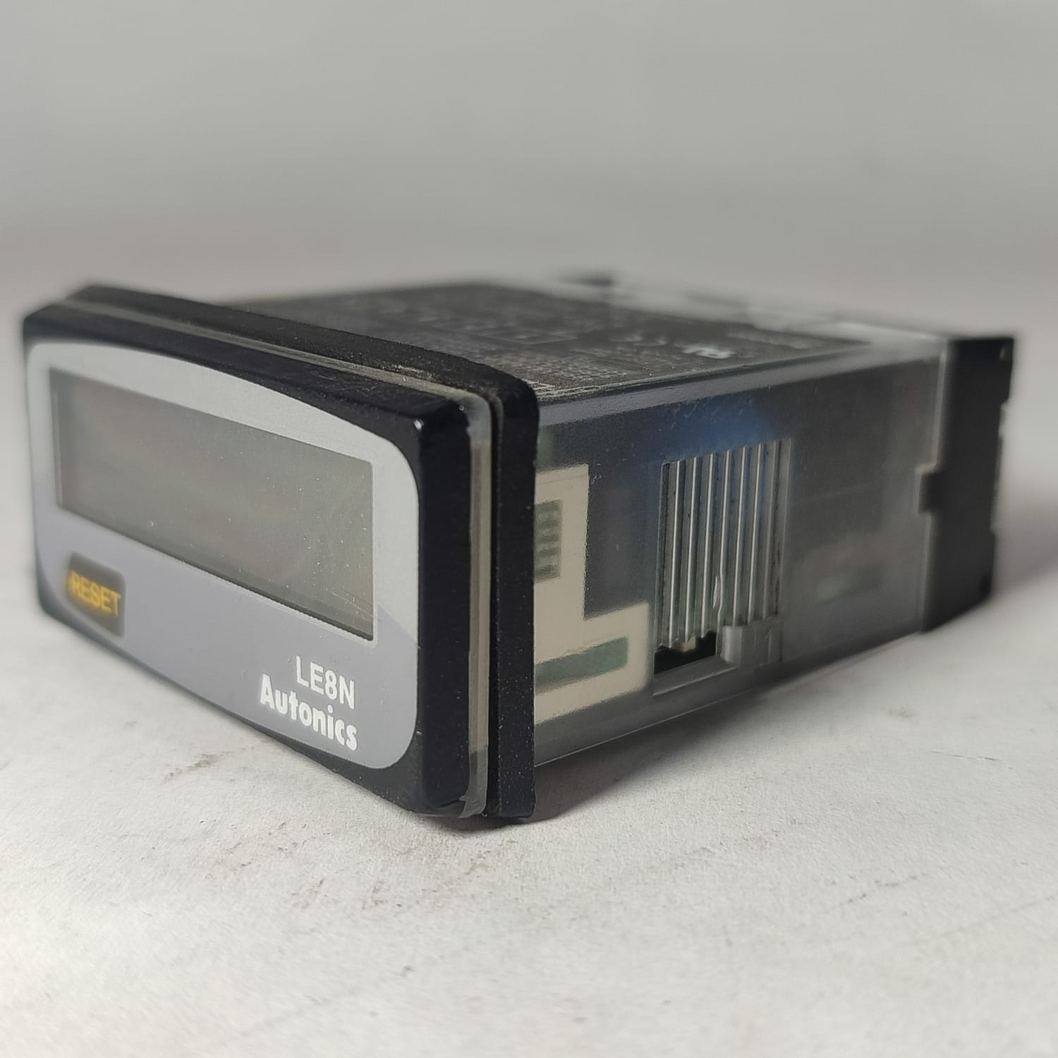 Autonics LE8N-BF DIGITAL HOUR METER in Pakistan
